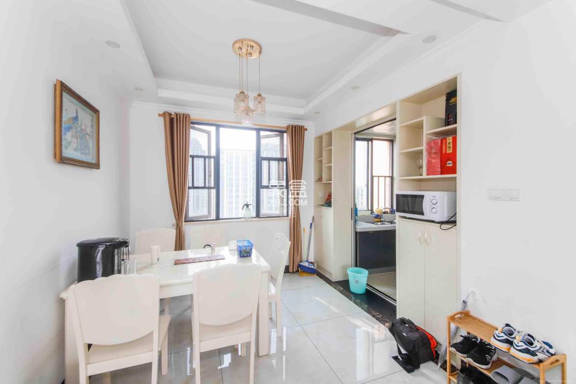 君康家园(梅溪湖七喜街)  4室2厅2卫    3900.0元/月 君康家园(梅溪湖七喜街)  4室2厅2卫    3900.0元/月室内图