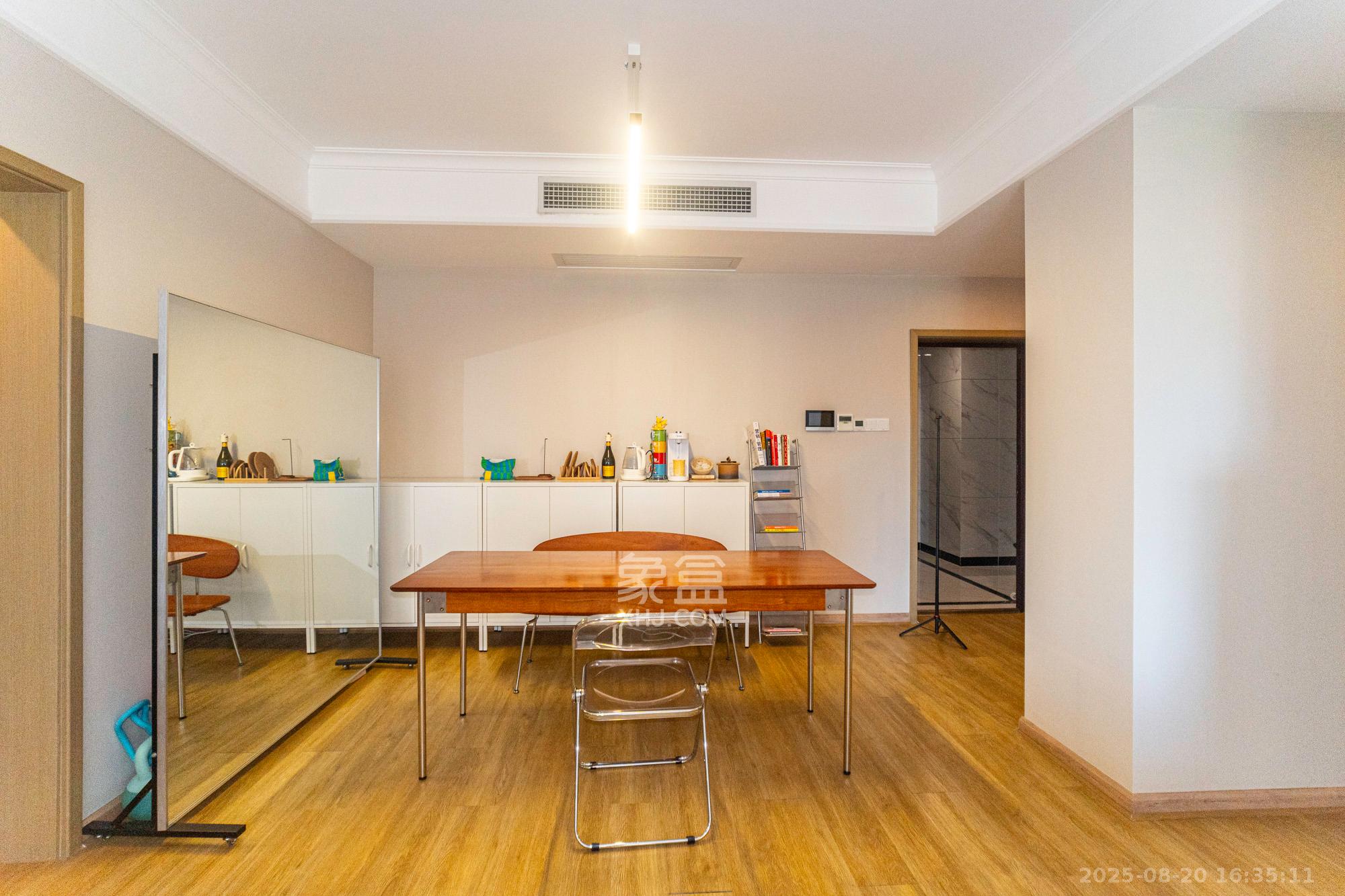 运达锦绣广场 3室1厅1卫 134.0万 运达锦绣广场 3室1厅1卫 134.0万客厅