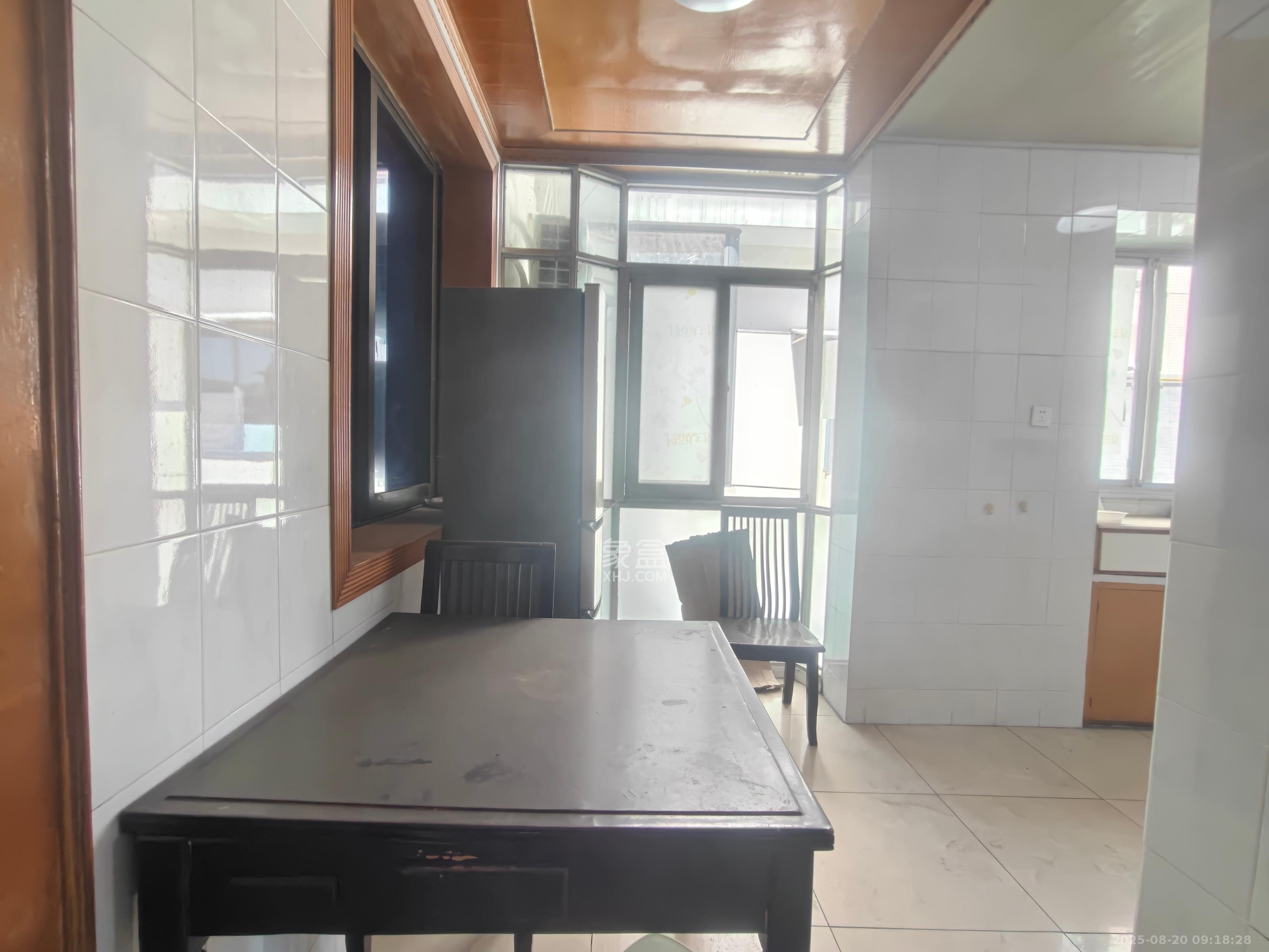 便河边人大宿舍(长沙市人大常委会家属区) 4室2厅1卫 2200.0元/月 便河边人大宿舍(长沙市人大常委会家属区) 4室2厅1卫 2200.0元/月室内图