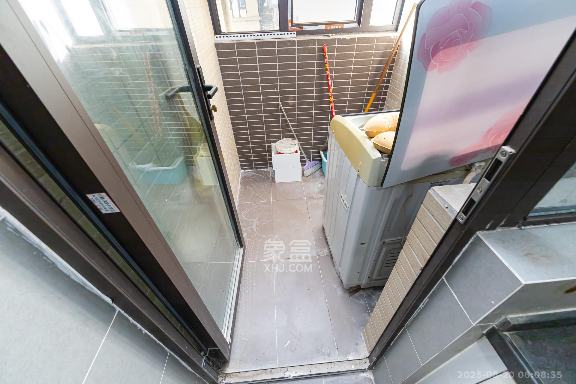 时代倾城二期  2室2厅1卫    60.0万阳台