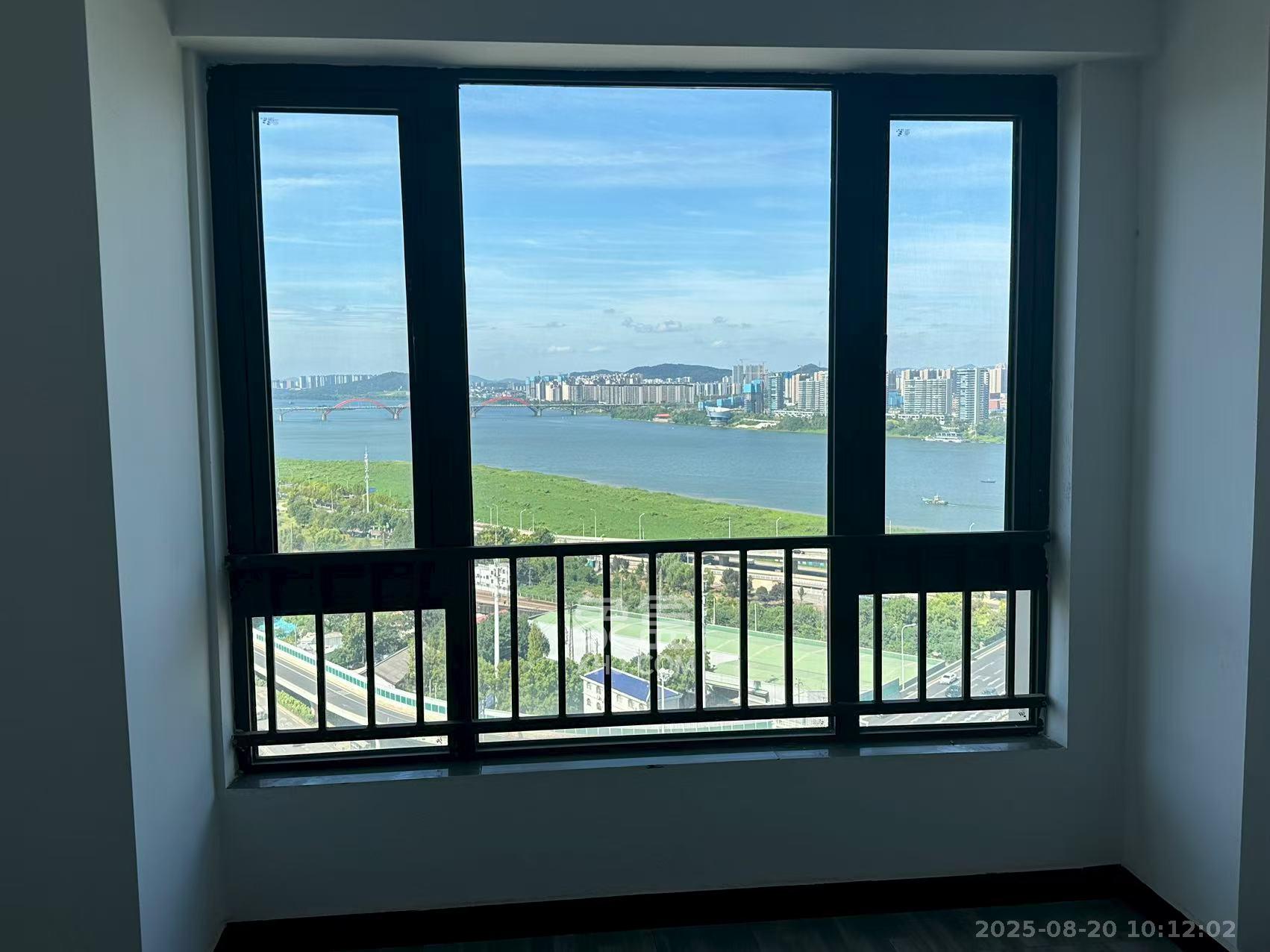 龙湖春江悦茗 1室1厅1卫 1300.0元/月 龙湖春江悦茗 1室1厅1卫 1300.0元/月室内图