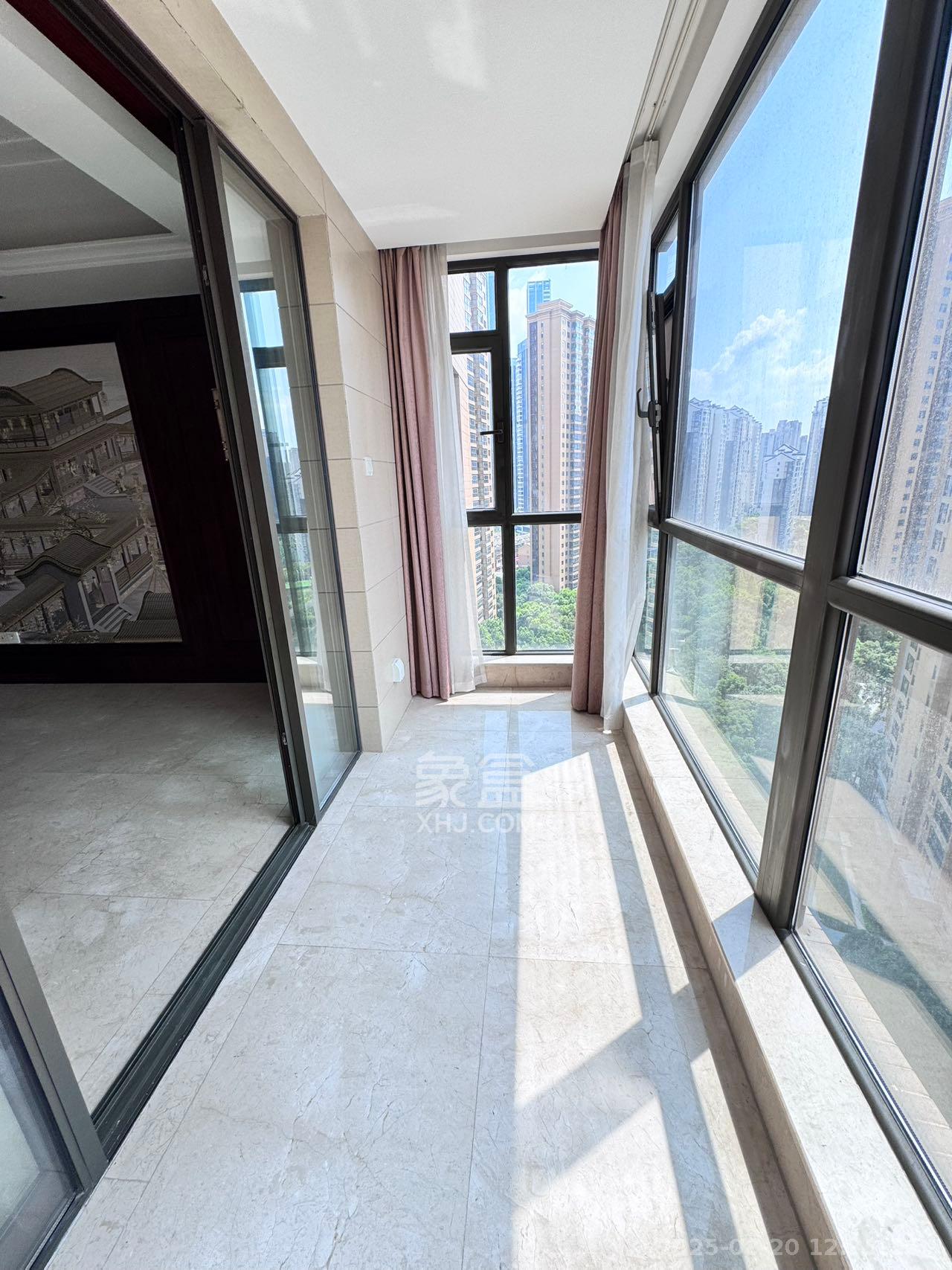 运达中央广场一、二期 3室2厅2卫 8000.0元/月 运达中央广场一、二期 3室2厅2卫 8000.0元/月室内图