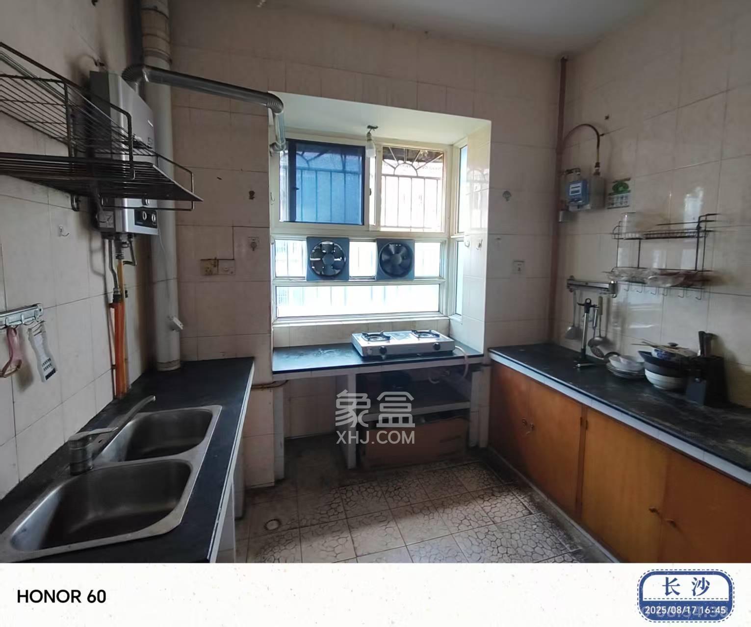 荷花园电信宿舍(天辰荷花苑) 2室2厅1卫 1200.0元/月 荷花园电信宿舍(天辰荷花苑) 2室2厅1卫 1200.0元/月室内图