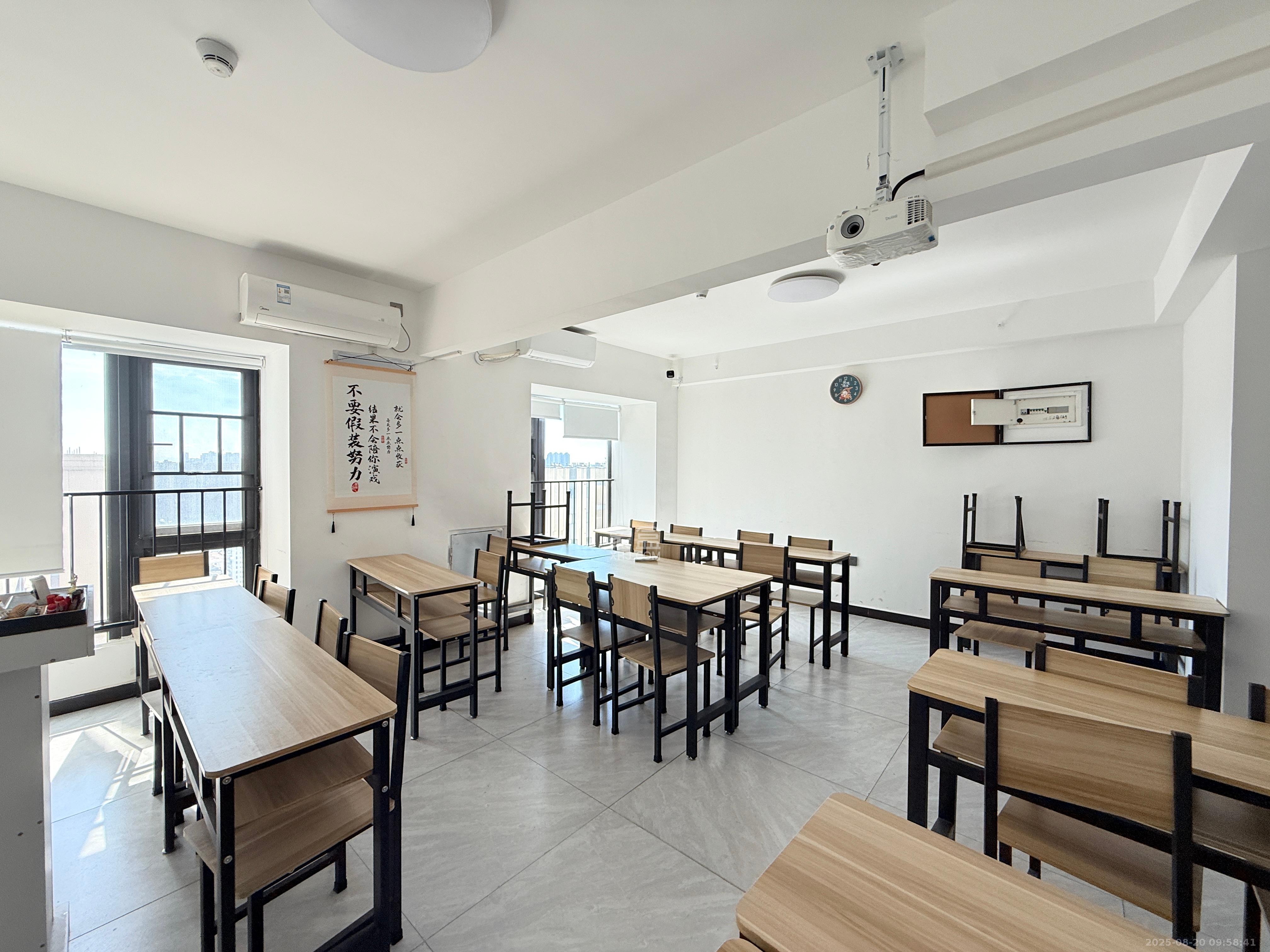 碧桂园城市之光 1室1厅1卫 1800.0元/月 碧桂园城市之光 1室1厅1卫 1800.0元/月室内图