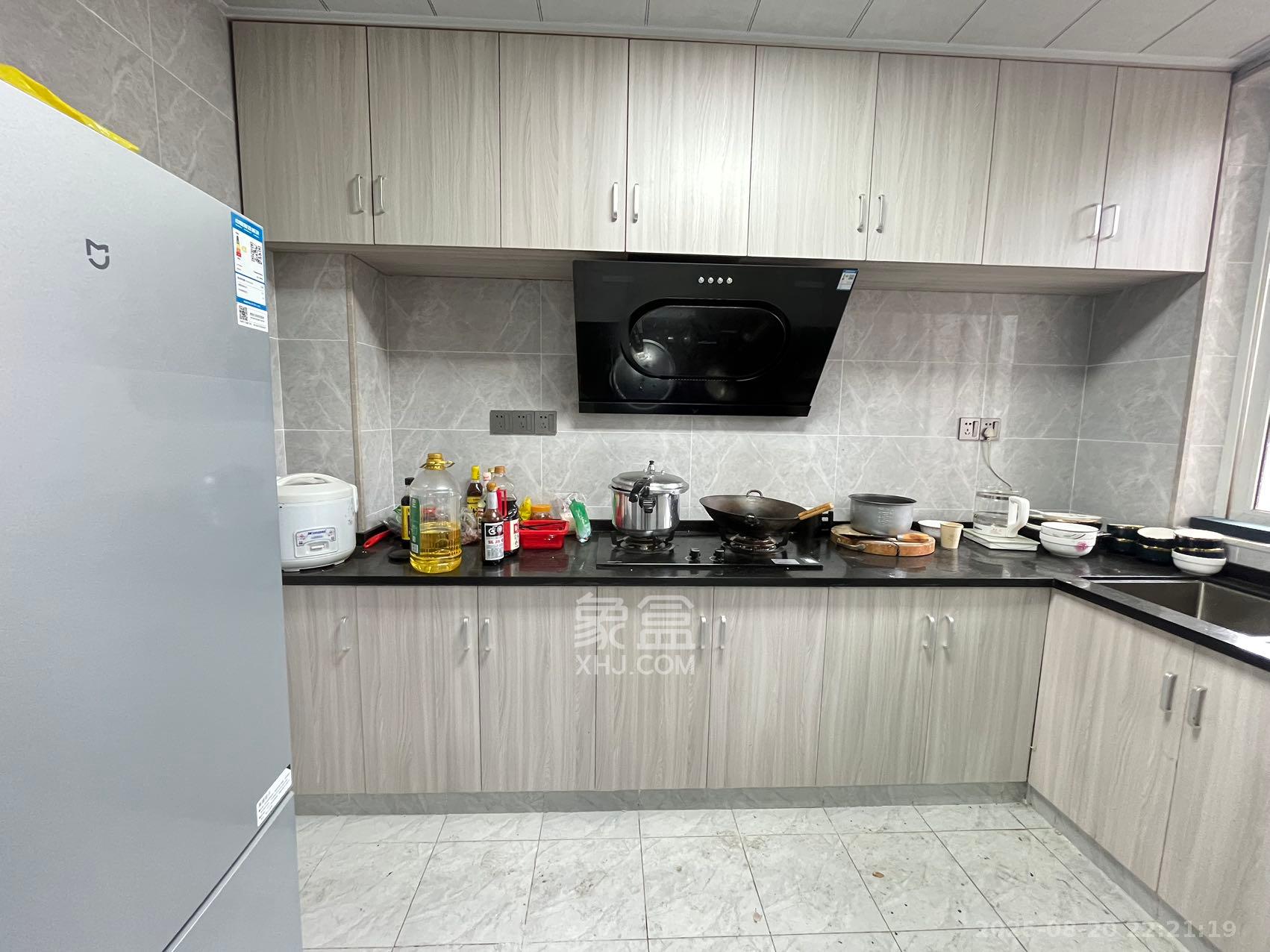 长房西郡 3室2厅2卫 2500.0元/月 长房西郡 3室2厅2卫 2500.0元/月室内图