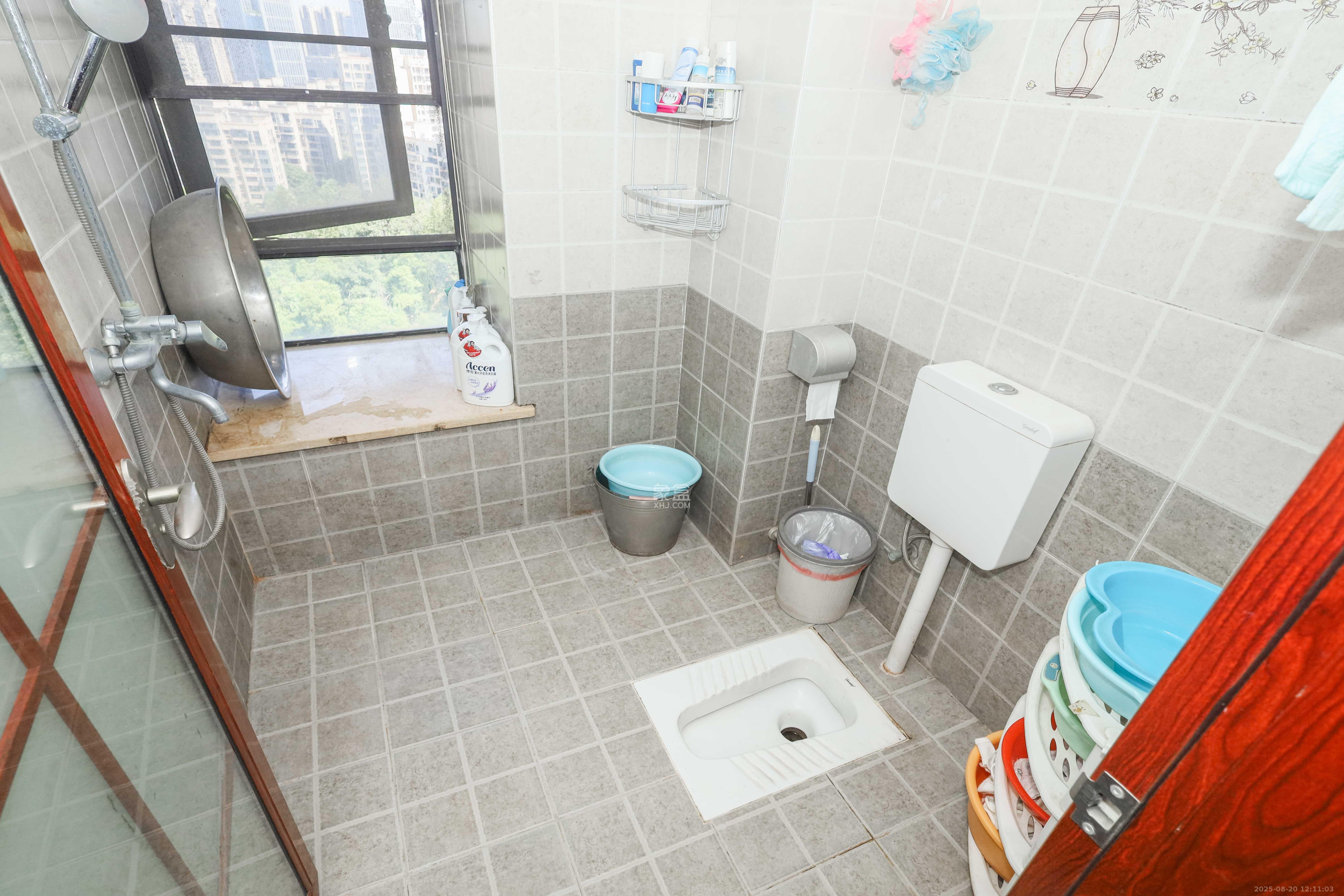 保利麓谷林语F区  4室2厅2卫   138.00万卫生间