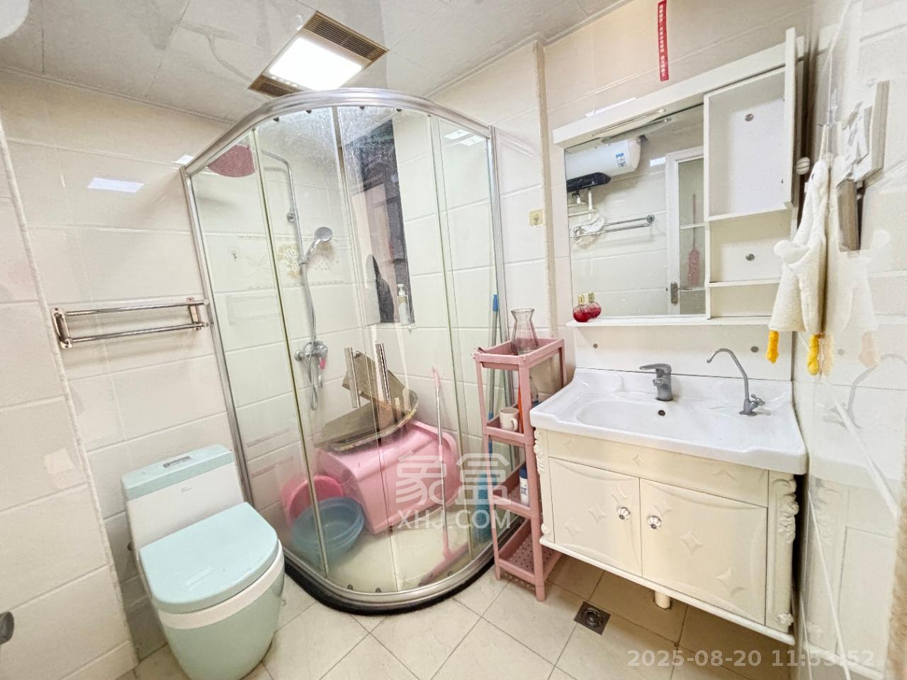 华润五彩城  3室2厅2卫    2400.0元/月 华润五彩城  3室2厅2卫    2400.0元/月室内图