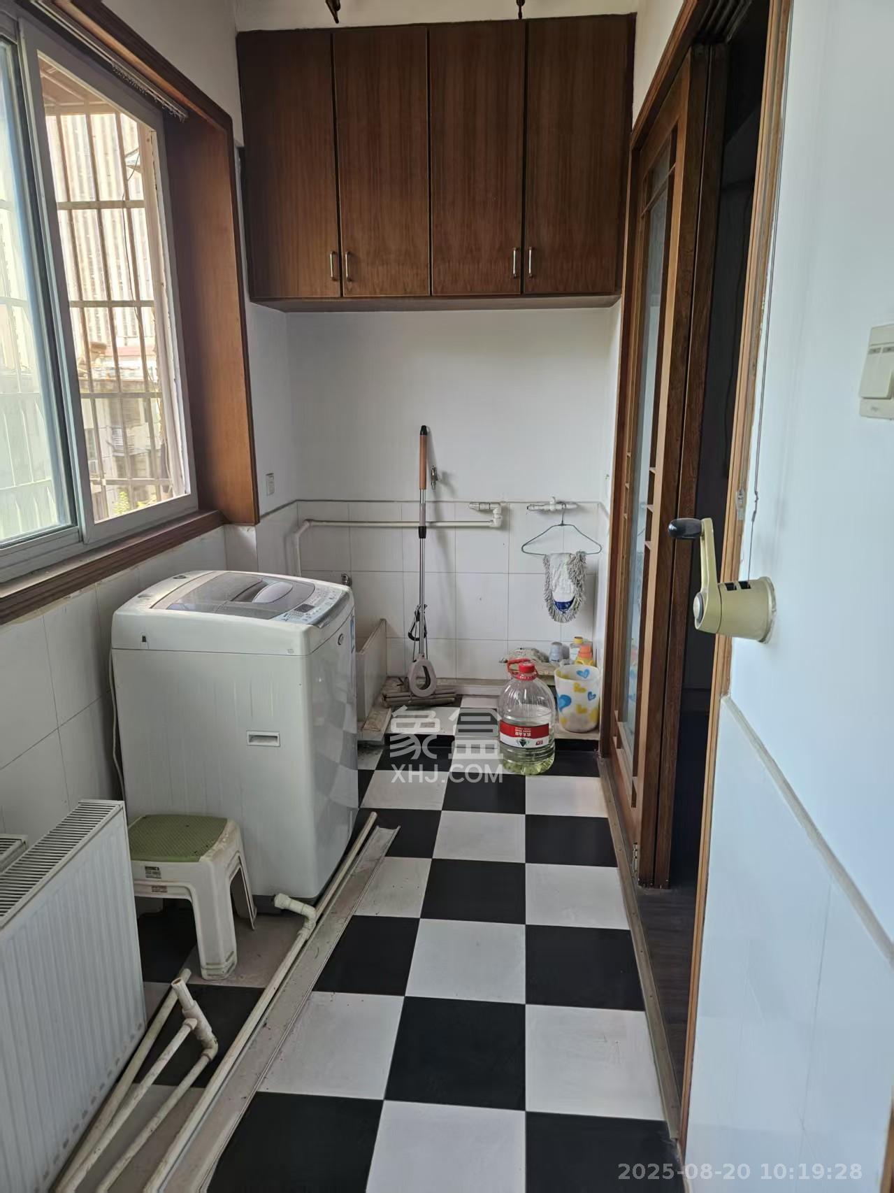 中建五局天心苑  3室2厅2卫    2000.0元/月 中建五局天心苑  3室2厅2卫    2000.0元/月室内图