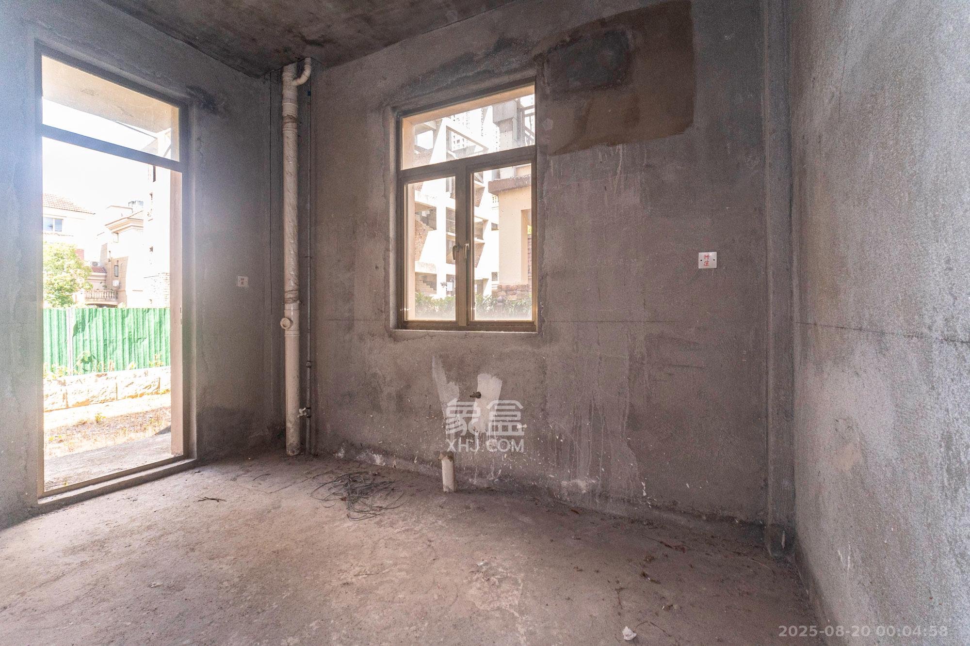 碧桂园威尼斯城  4室2厅5卫    415.0万 碧桂园威尼斯城  4室2厅5卫    415.0万卧室