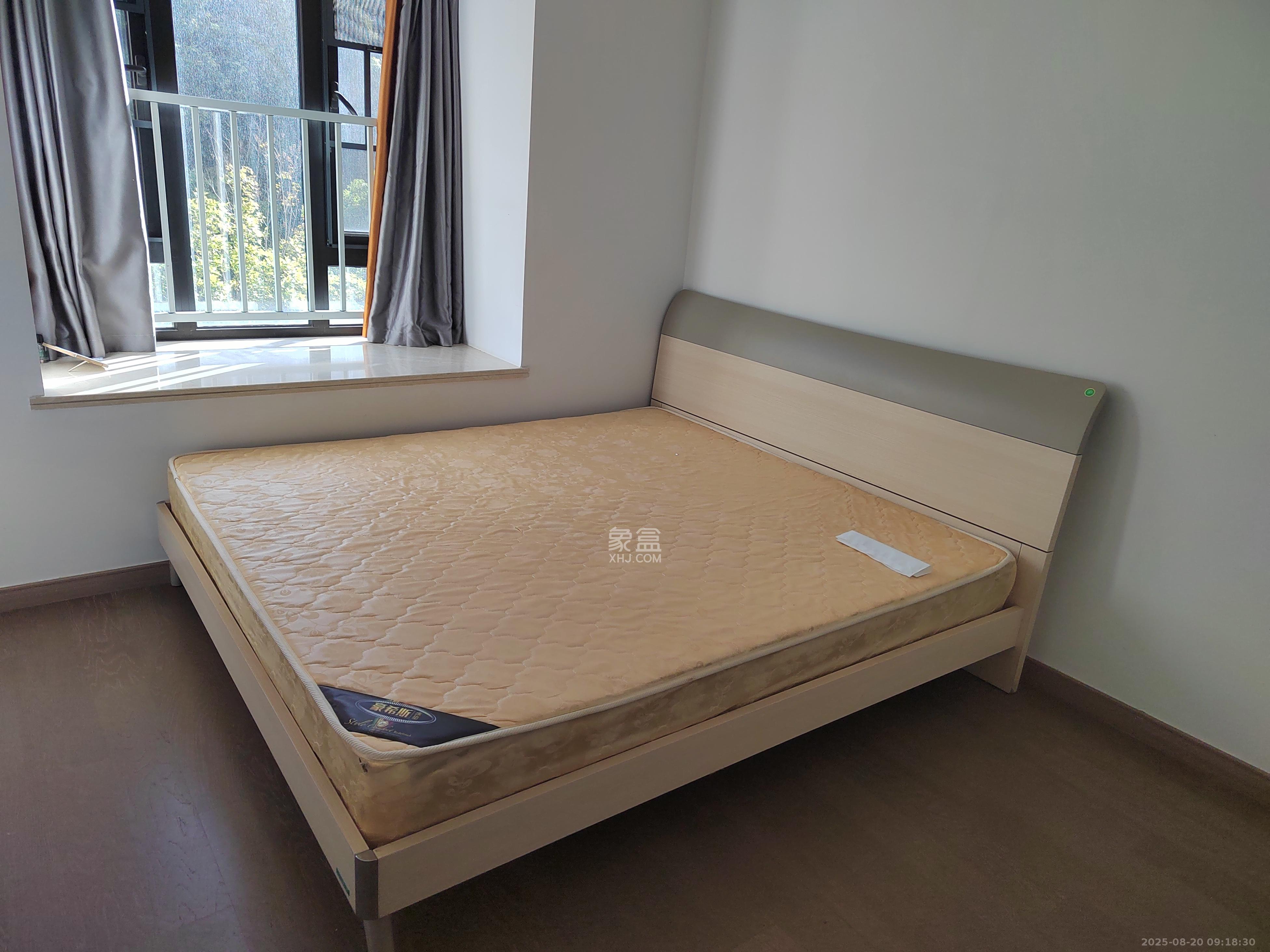 东原麓印长江A区  4室2厅2卫   3800.00元/月室内图
