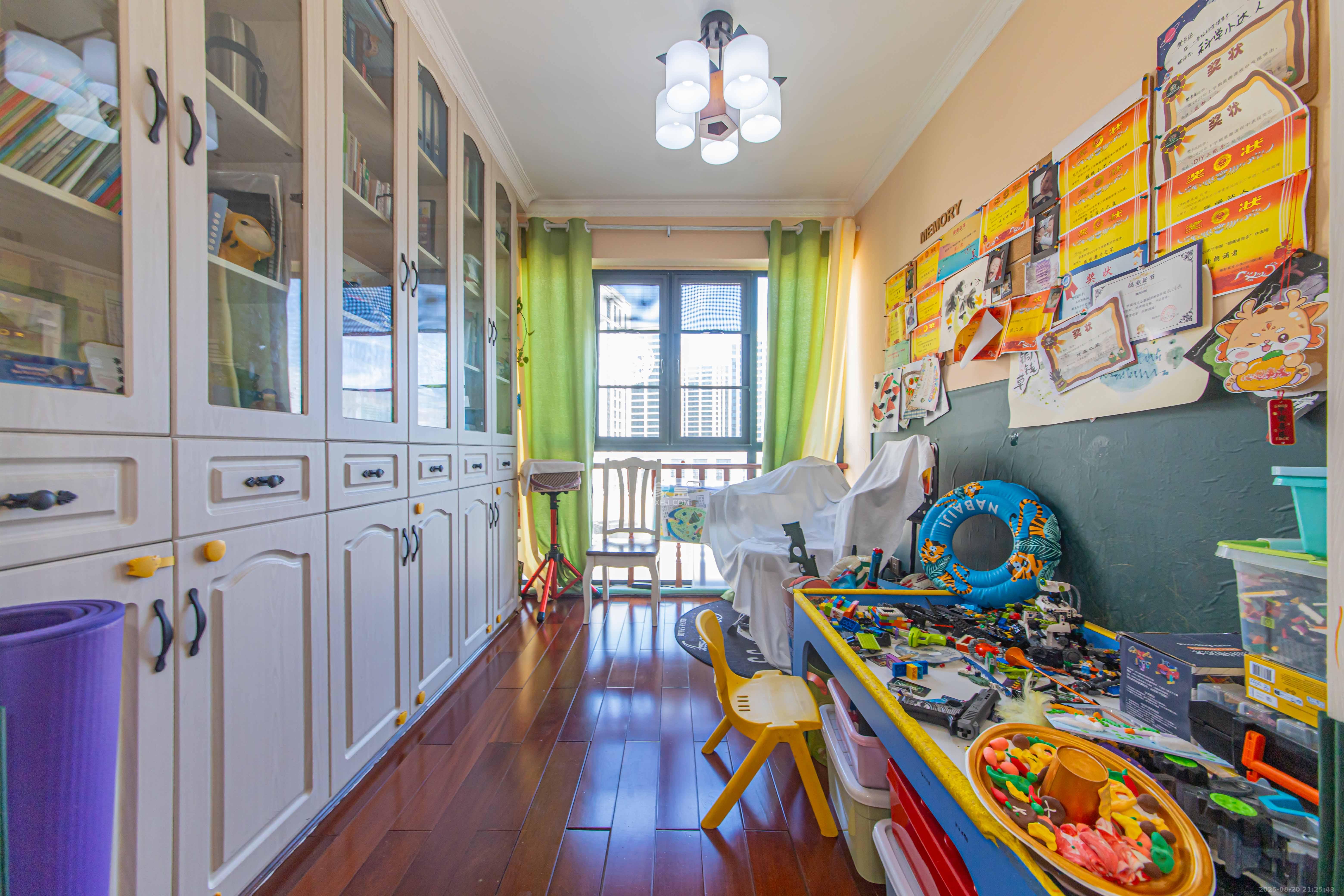 鑫远尚玺苑  4室2厅2卫    183.68万 鑫远尚玺苑  4室2厅2卫    183.68万卧室