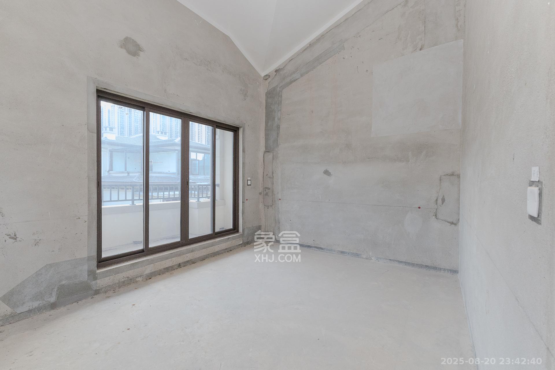 龙湖湘风原著(龙湖湘风星城)  6室2厅4卫    420.0万 龙湖湘风原著(龙湖湘风星城)  6室2厅4卫    420.0万卧室