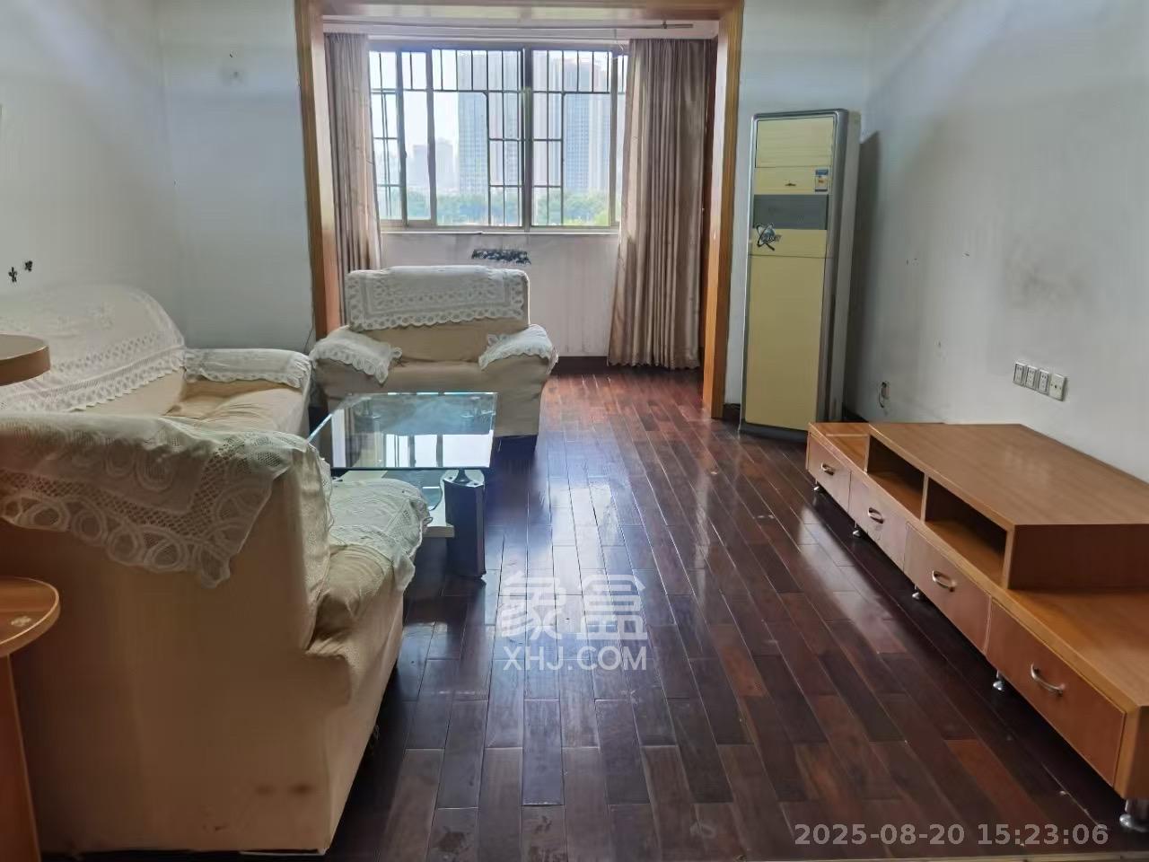 新星小区  3室2厅2卫   1800.00元/月室内图