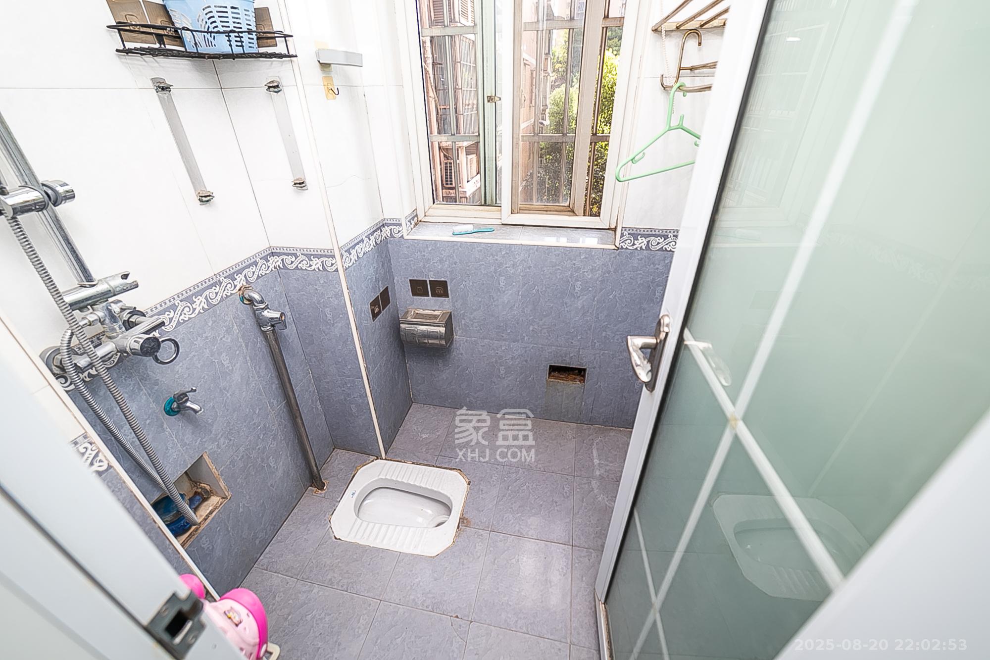 都江新城(都江新苑)  3室2厅2卫    118.8万 都江新城(都江新苑)  3室2厅2卫    118.8万卫生间