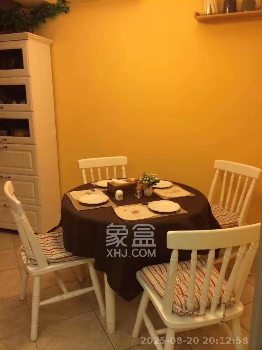 阳光100一期、四五期 4室2厅2卫 3500.0元/月 阳光100一期、四五期 4室2厅2卫 3500.0元/月室内图