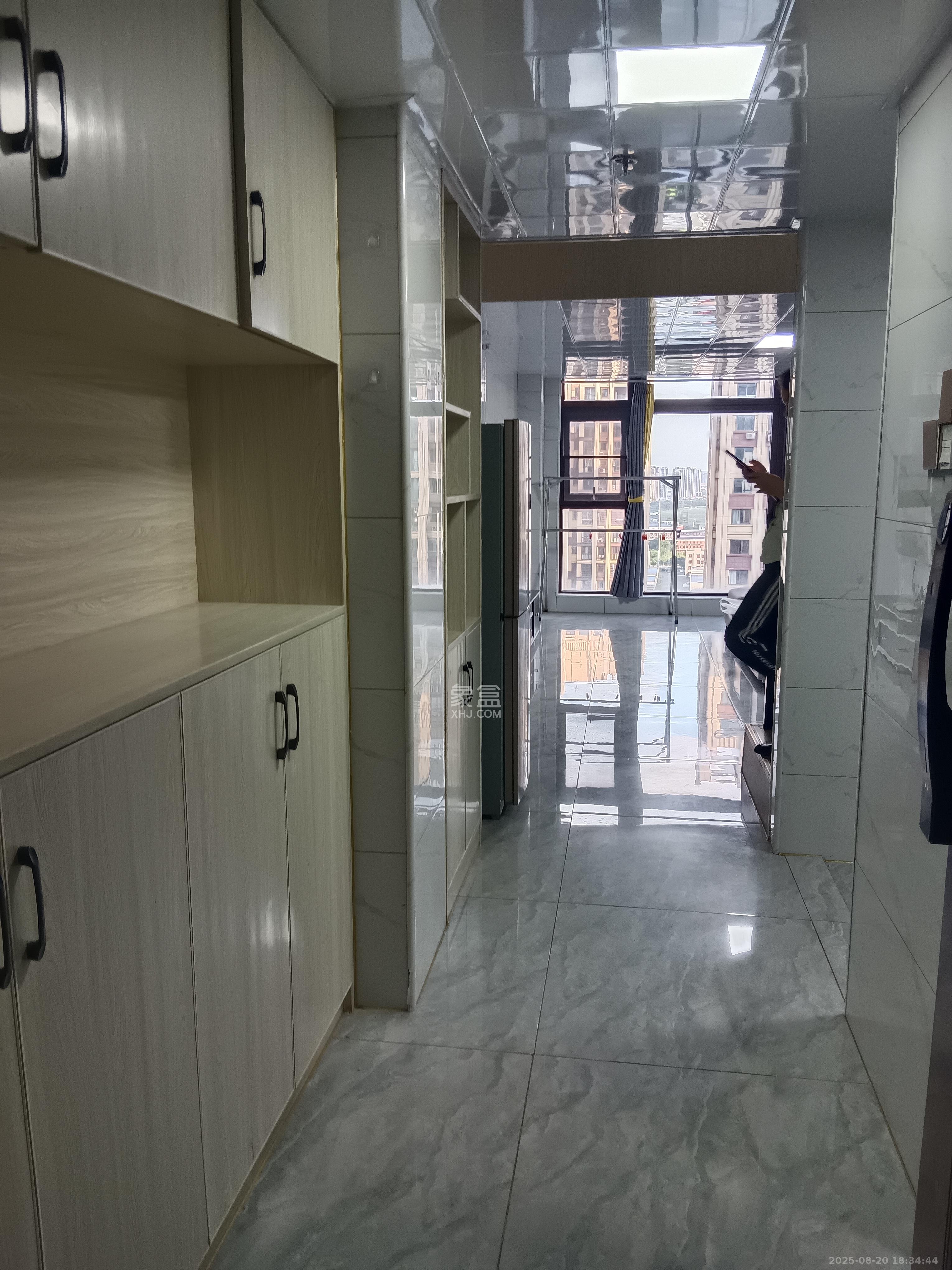 东方美地  2室2厅1卫   2100.00元/月室内图