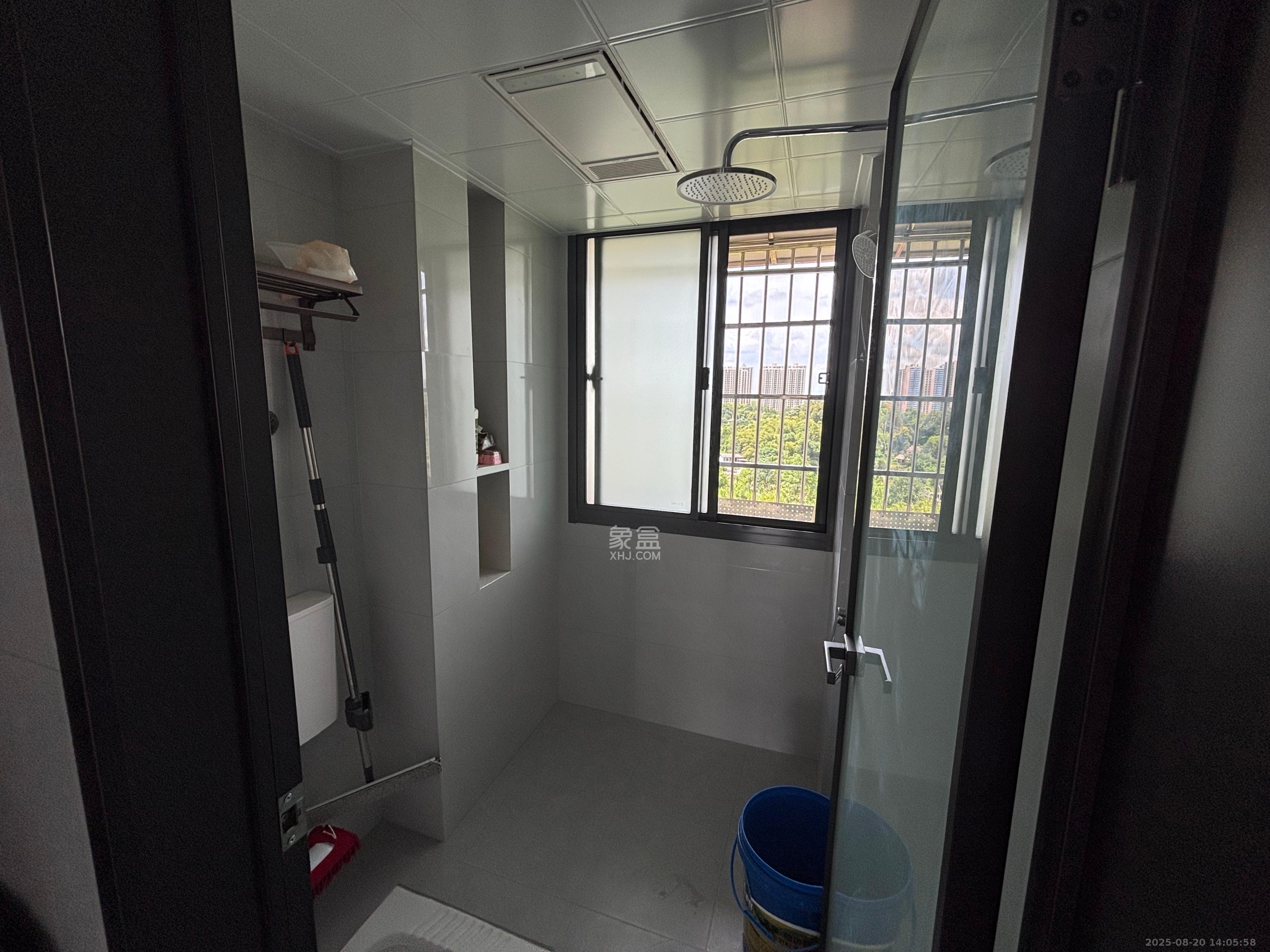 湘荷美苑  3室2厅2卫   2400.00元/月室内图
