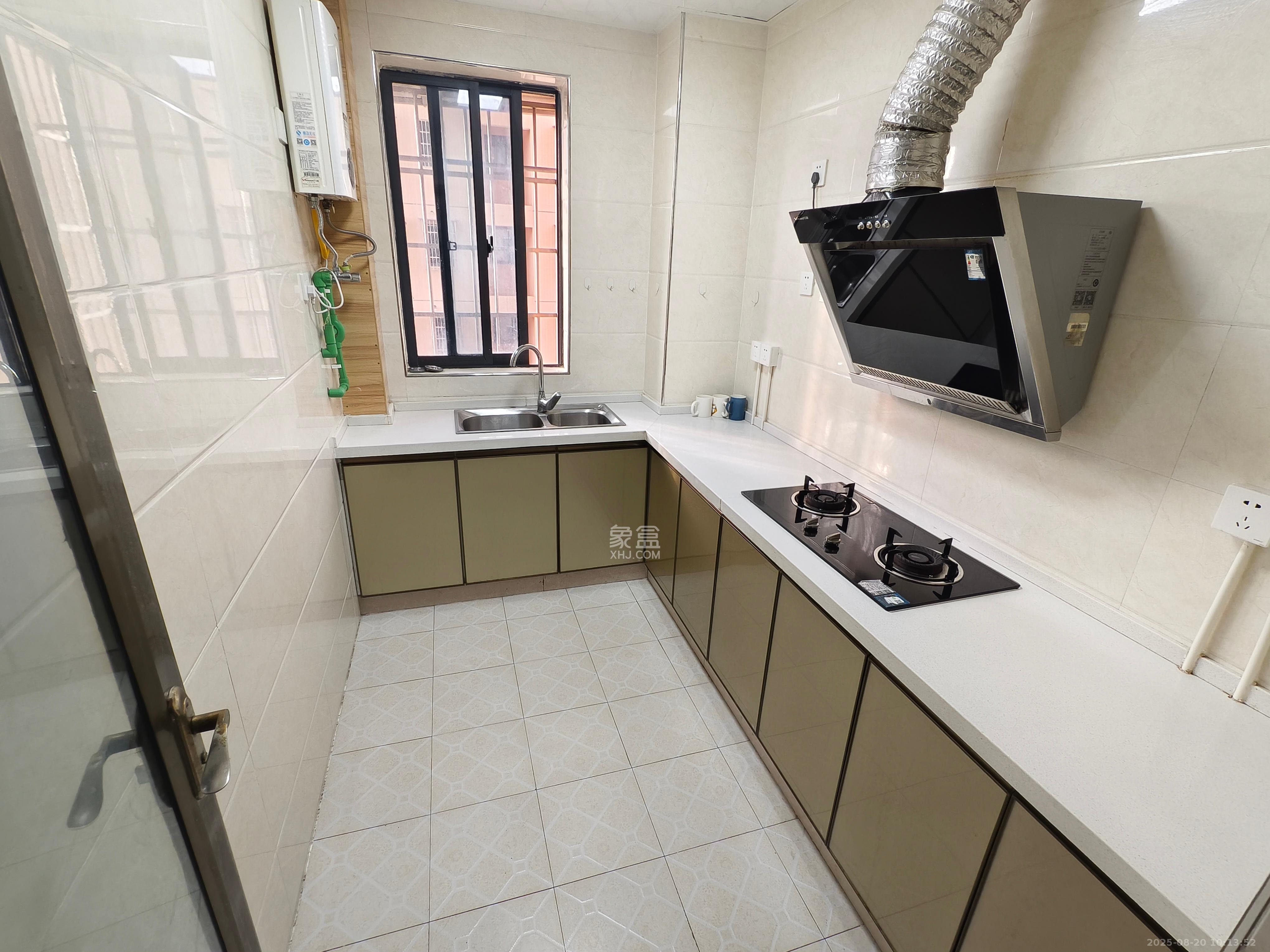 圭塘三小区  2室2厅1卫    2500.0元/月 圭塘三小区  2室2厅1卫    2500.0元/月室内图