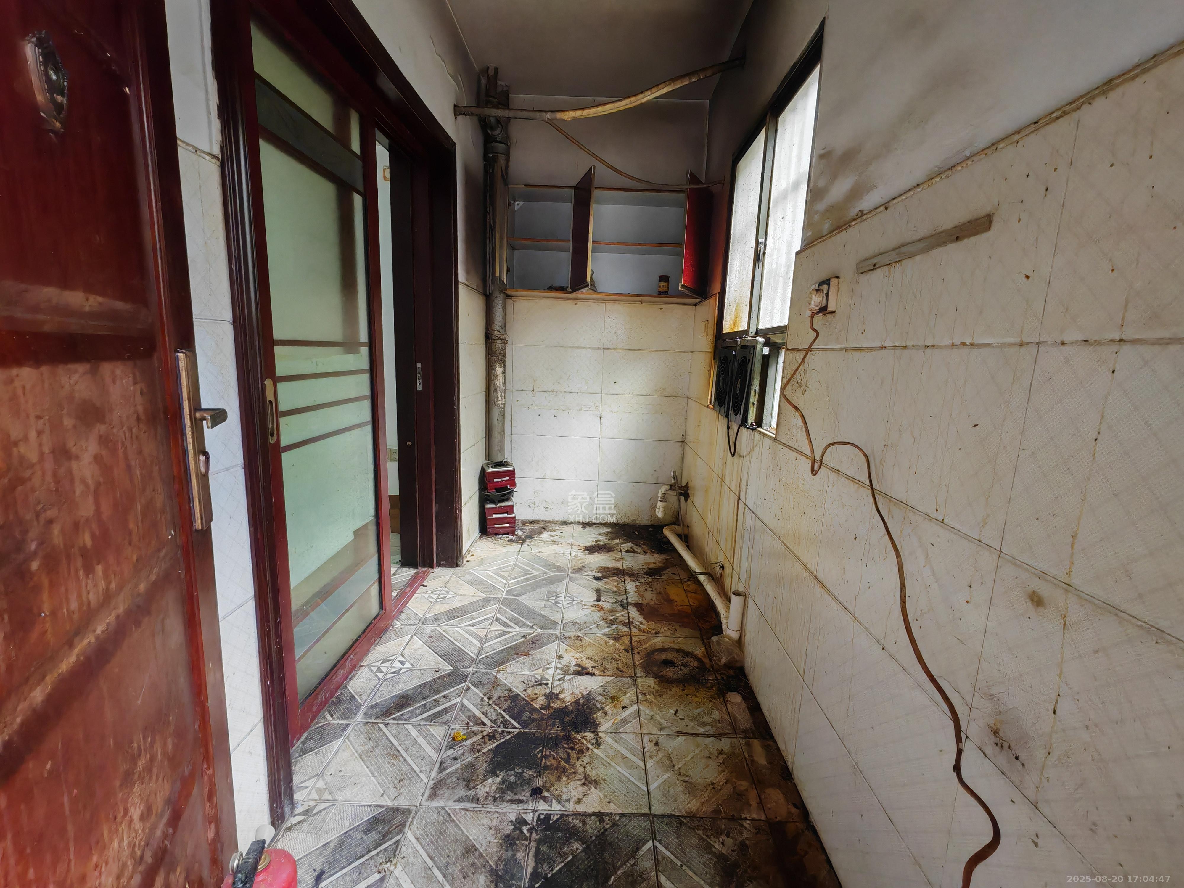 国庆新村  3室1厅1卫    2200.0元/月 国庆新村  3室1厅1卫    2200.0元/月室内图