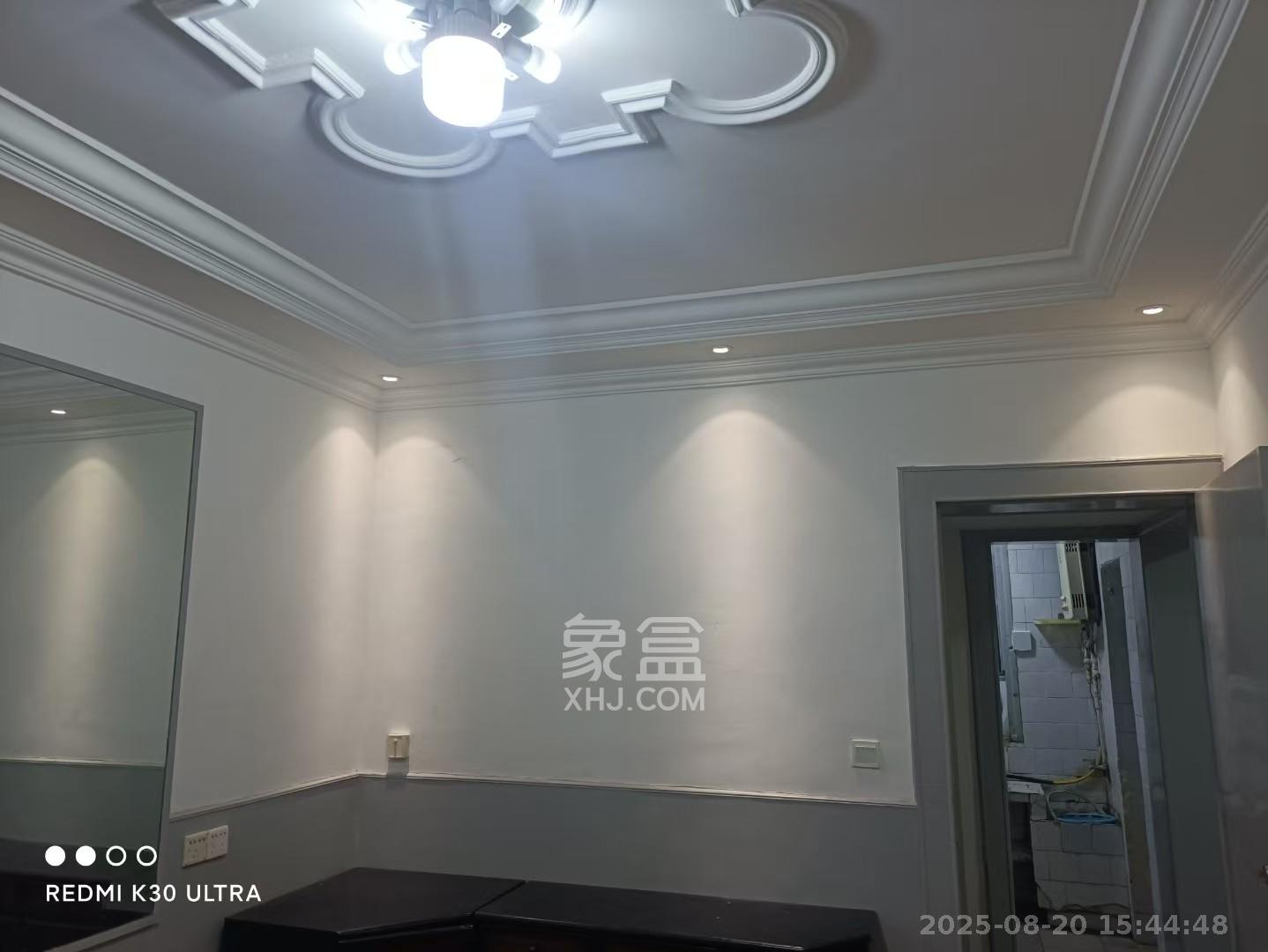 向韶村  3室1厅1卫    1800.0元/月室内图