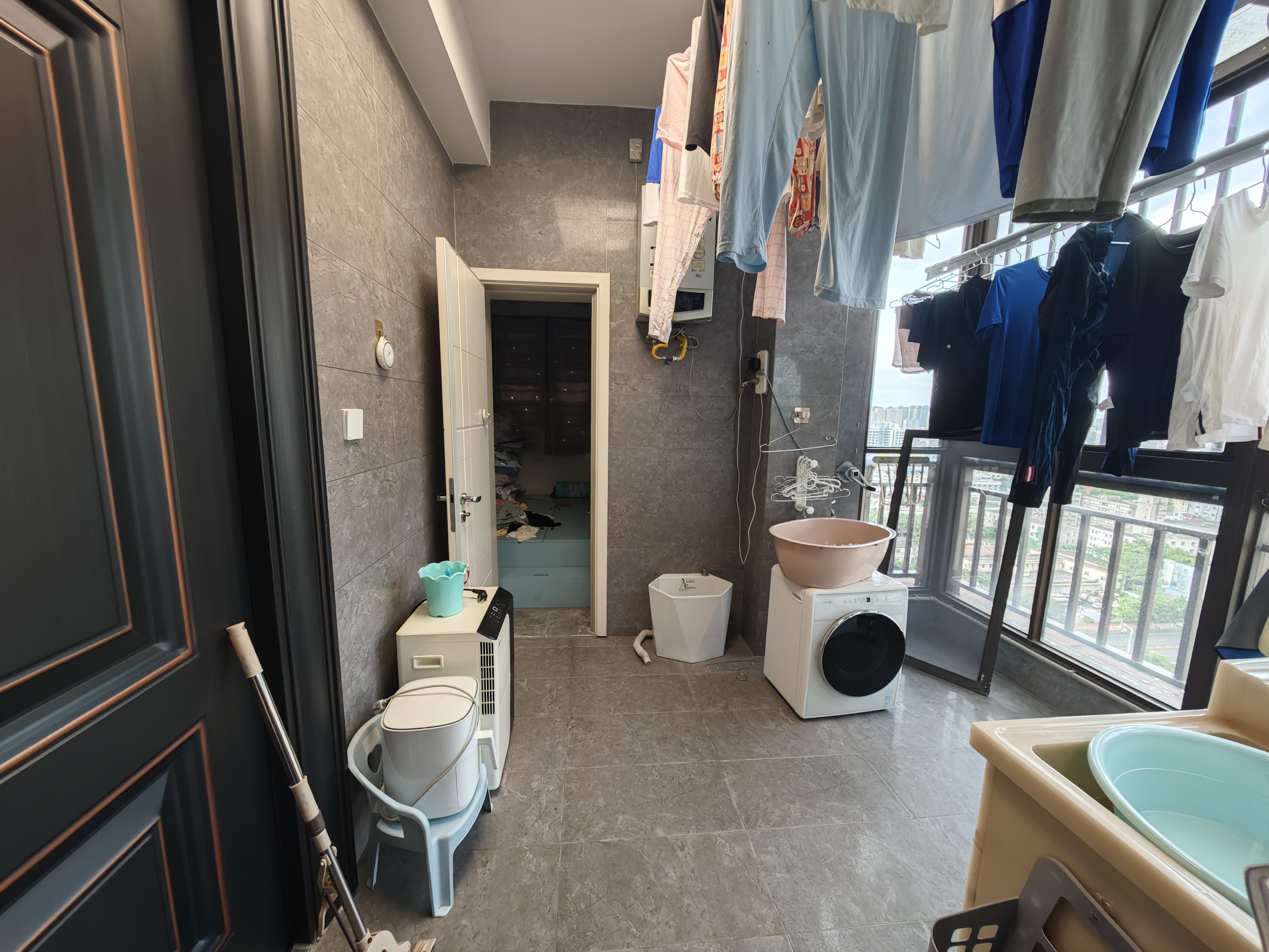 海航豪庭北苑 4室2厅2卫 10000.0元/月 海航豪庭北苑 4室2厅2卫 10000.0元/月室内图