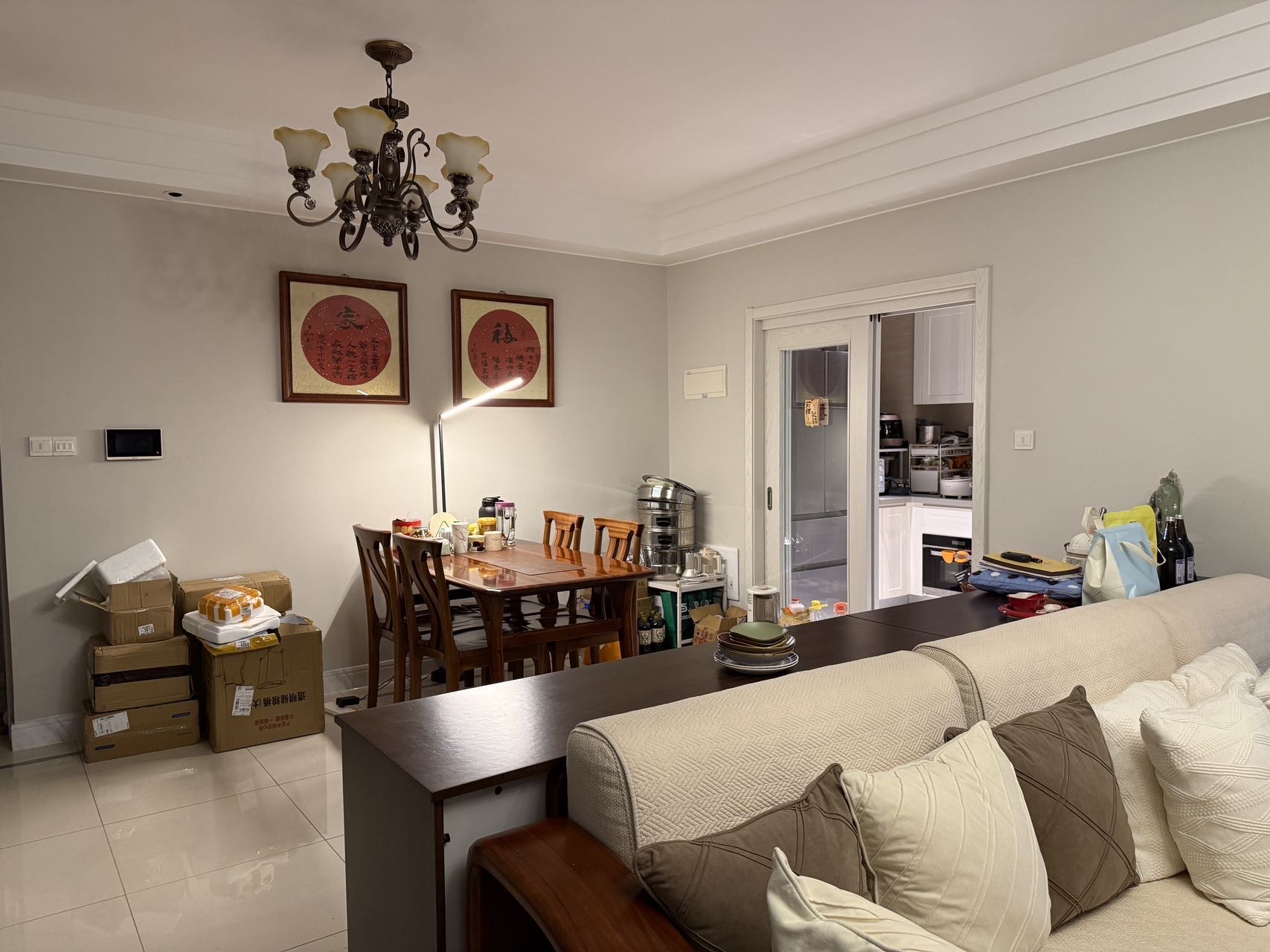 大华锦绣海岸一期 3室2厅2卫 245.0万 大华锦绣海岸一期 3室2厅2卫 245.0万客厅