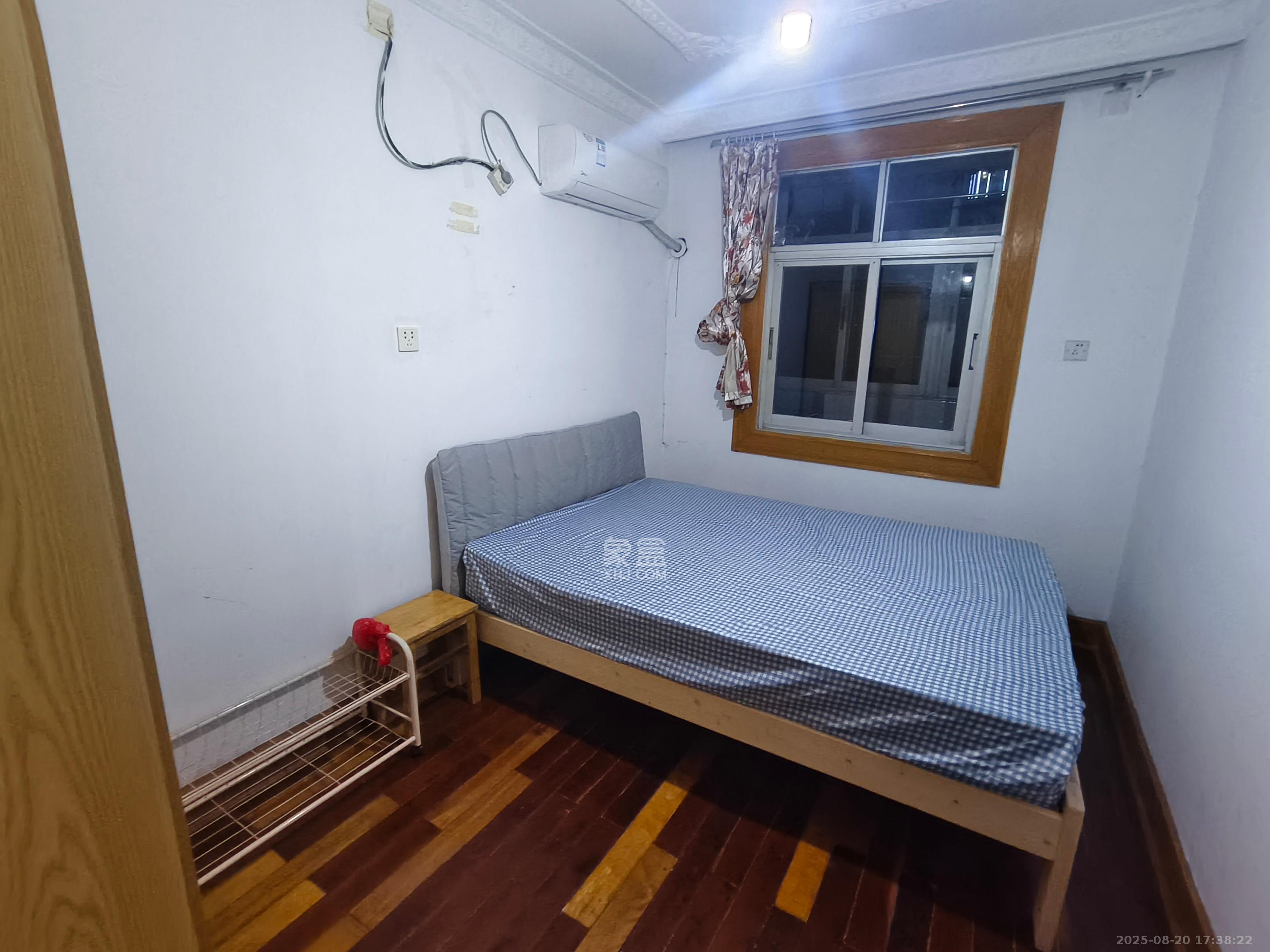 长郡花园  1室0厅0卫    2200.0元/月 长郡花园  1室0厅0卫    2200.0元/月室内图