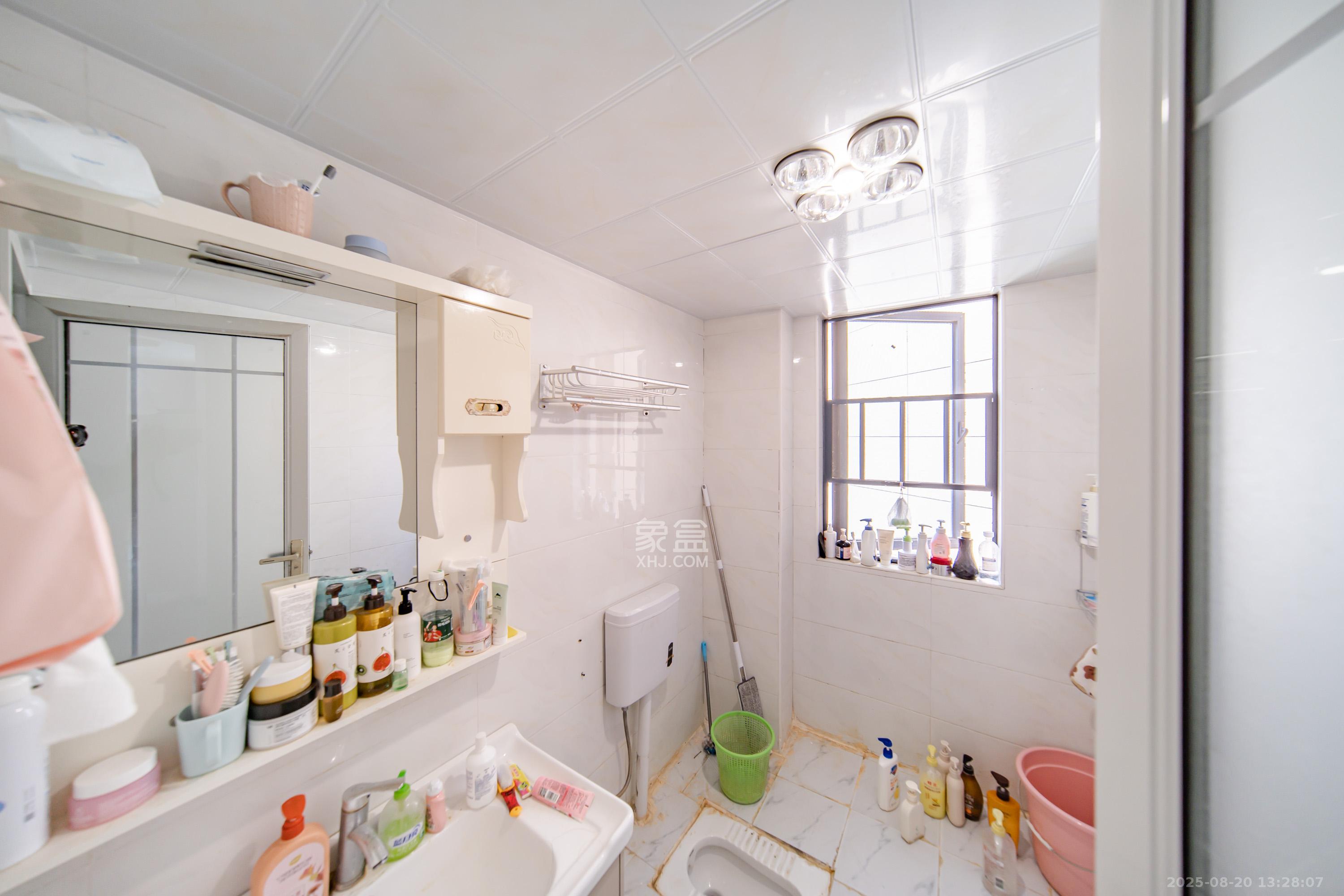 湘熙水郡（观澜海赋家园）  4室2厅2卫    150.0万卫生间