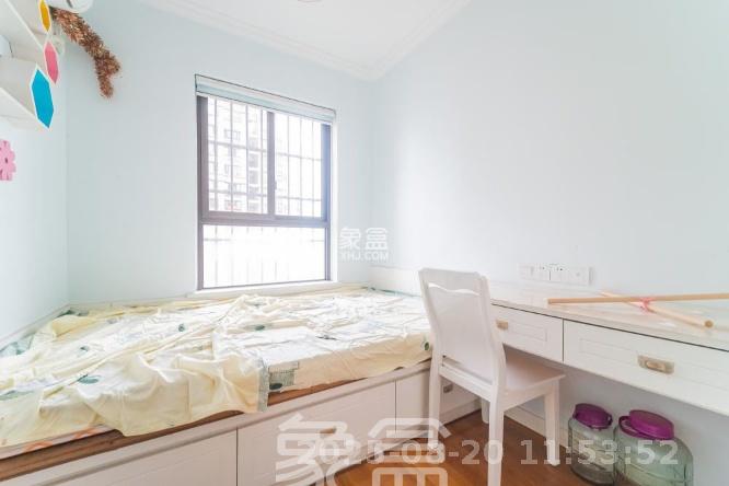 华润五彩城  3室2厅2卫    2400.0元/月 华润五彩城  3室2厅2卫    2400.0元/月室内图