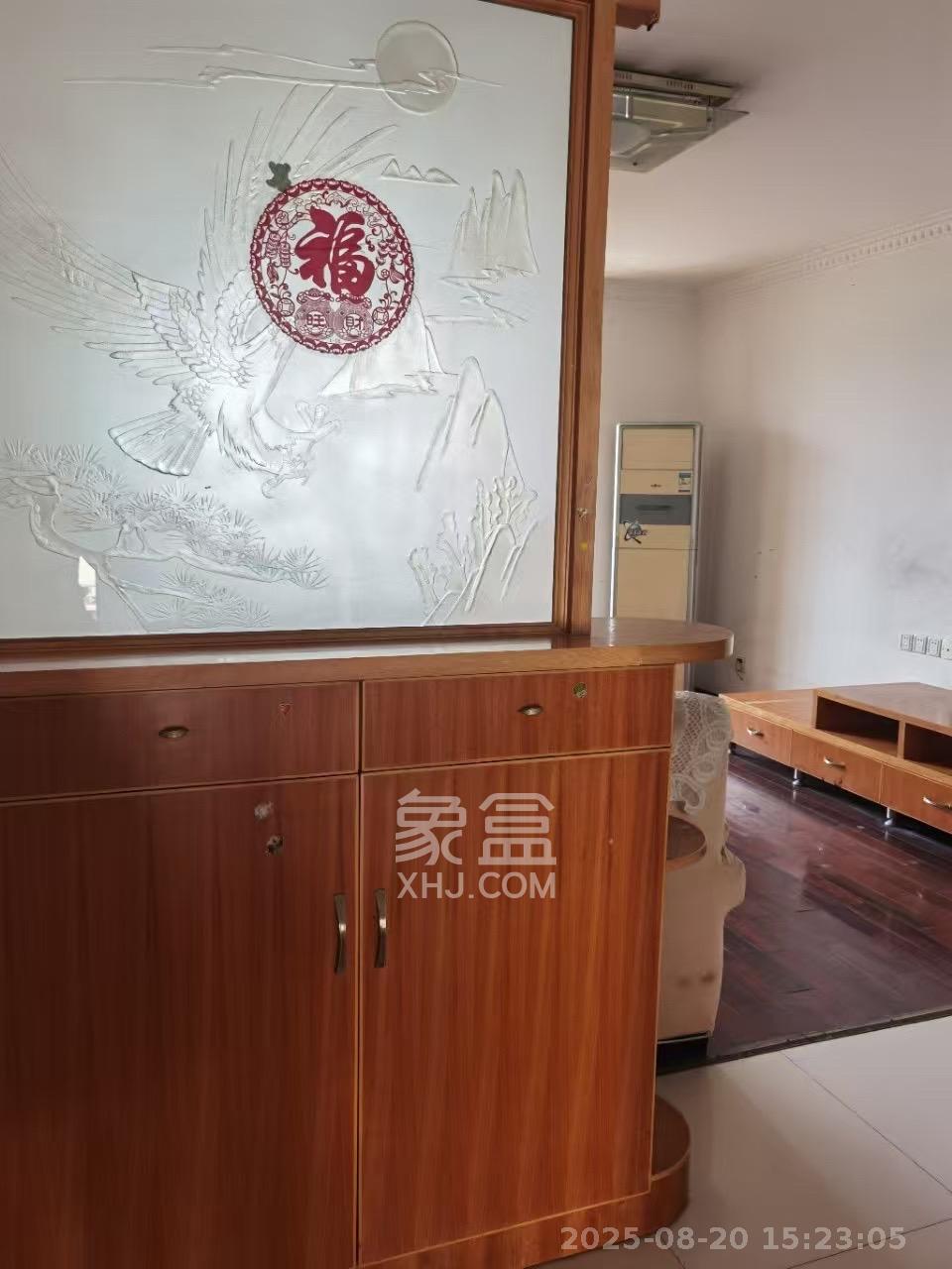新星小区  3室2厅2卫   1800.00元/月