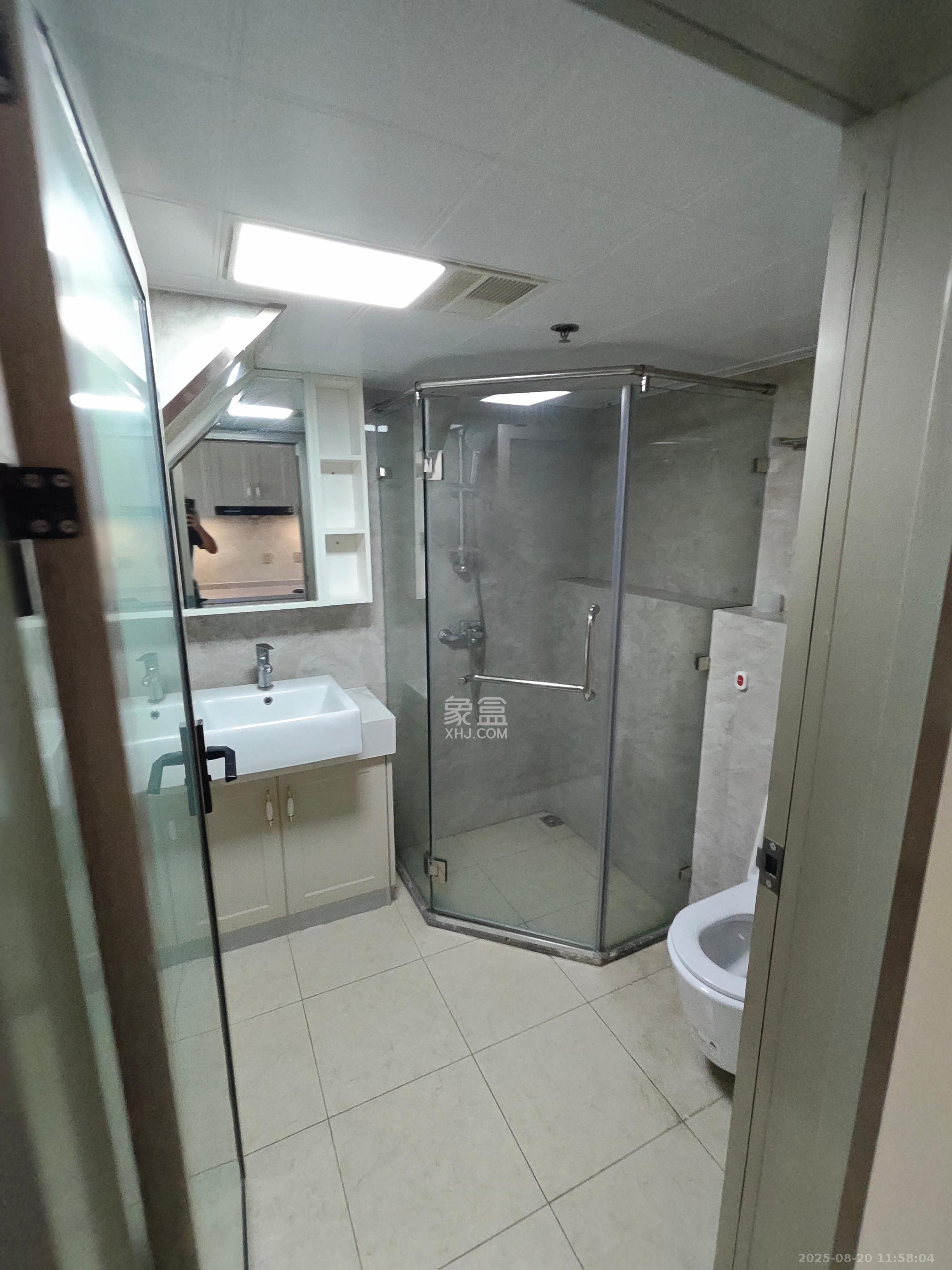 梦想新天地 1室1厅1卫 1800.0元/月 梦想新天地 1室1厅1卫 1800.0元/月室内图