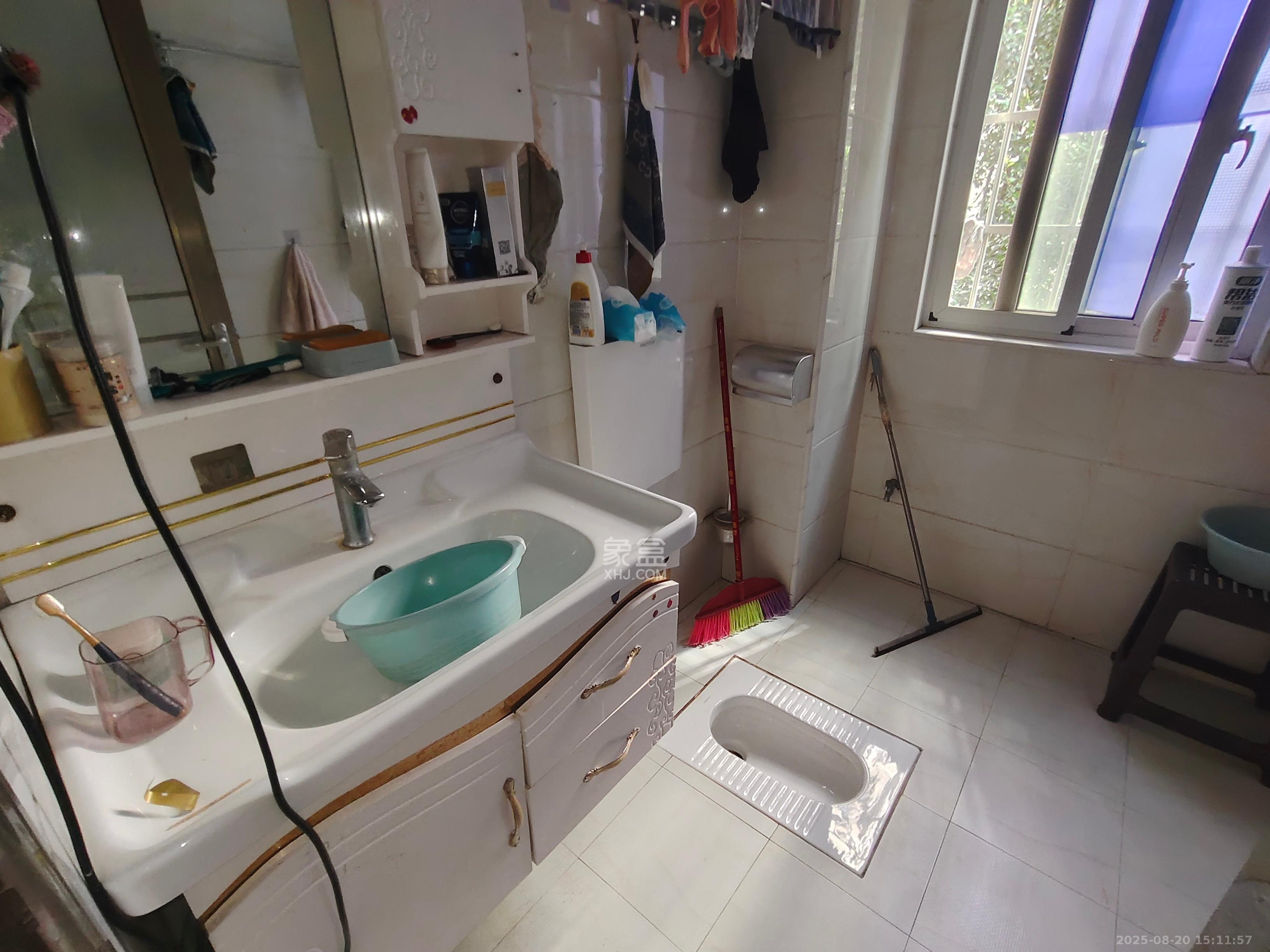 和康园小区  2室2厅1卫   1700.00元/月室内图