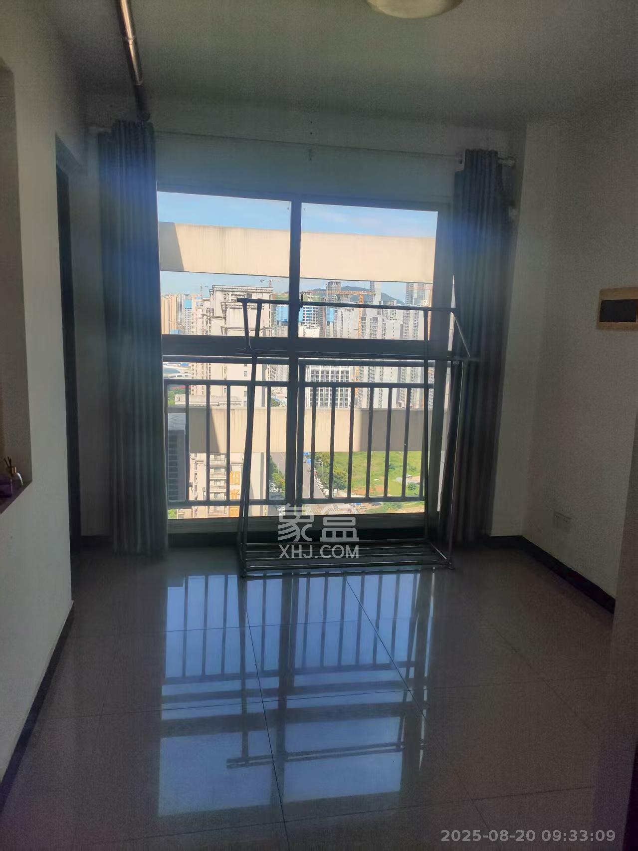 金麓西岸和苑  3室2厅1卫    2300.0元/月室内图