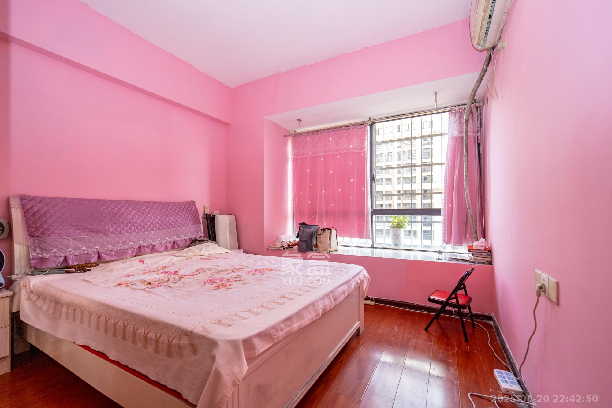 新长海广场 2室2厅1卫 39.8万 新长海广场 2室2厅1卫 39.8万卧室