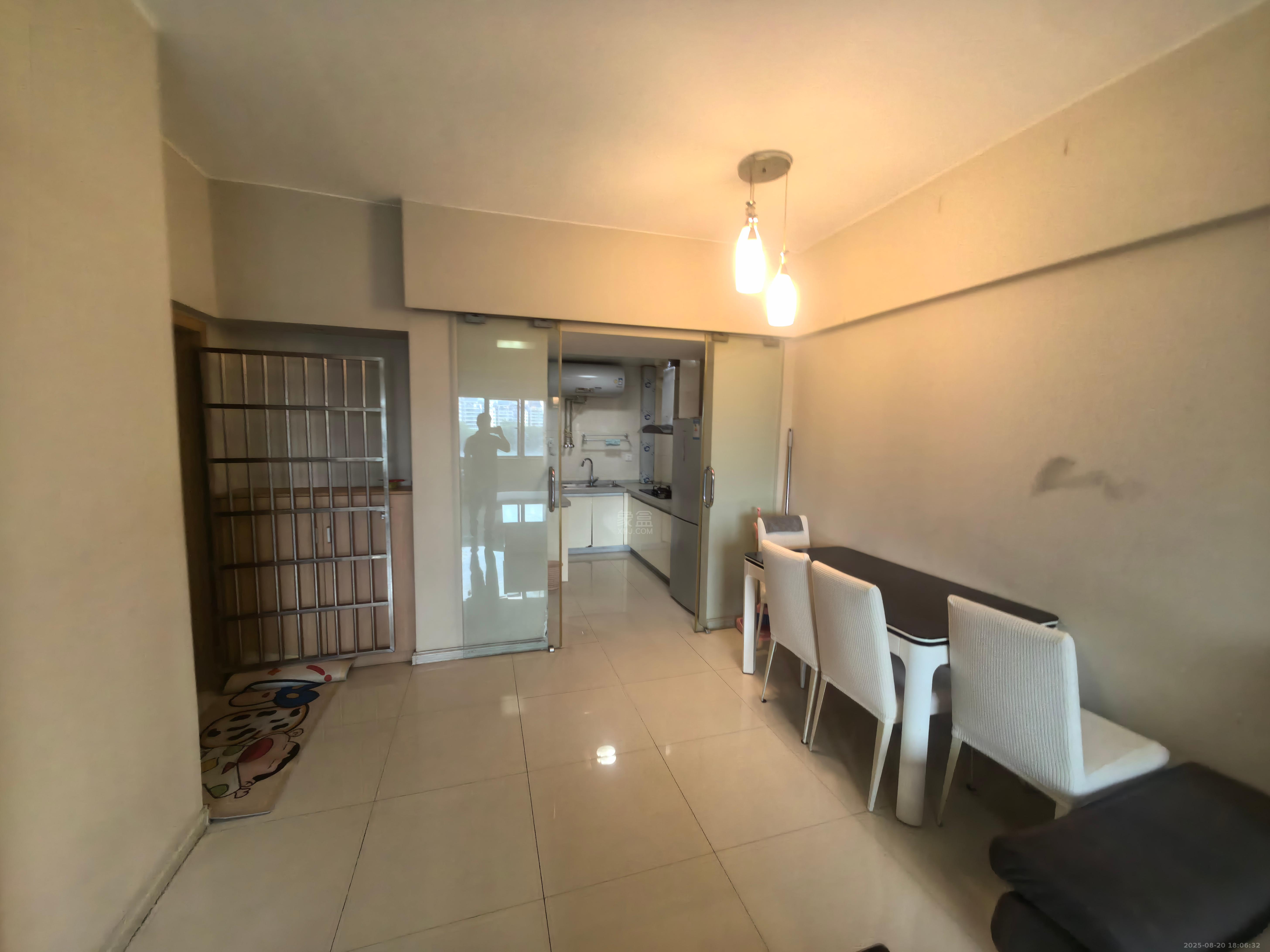 山水国际 1室1厅1卫 1200.0元/月 山水国际 1室1厅1卫 1200.0元/月室内图