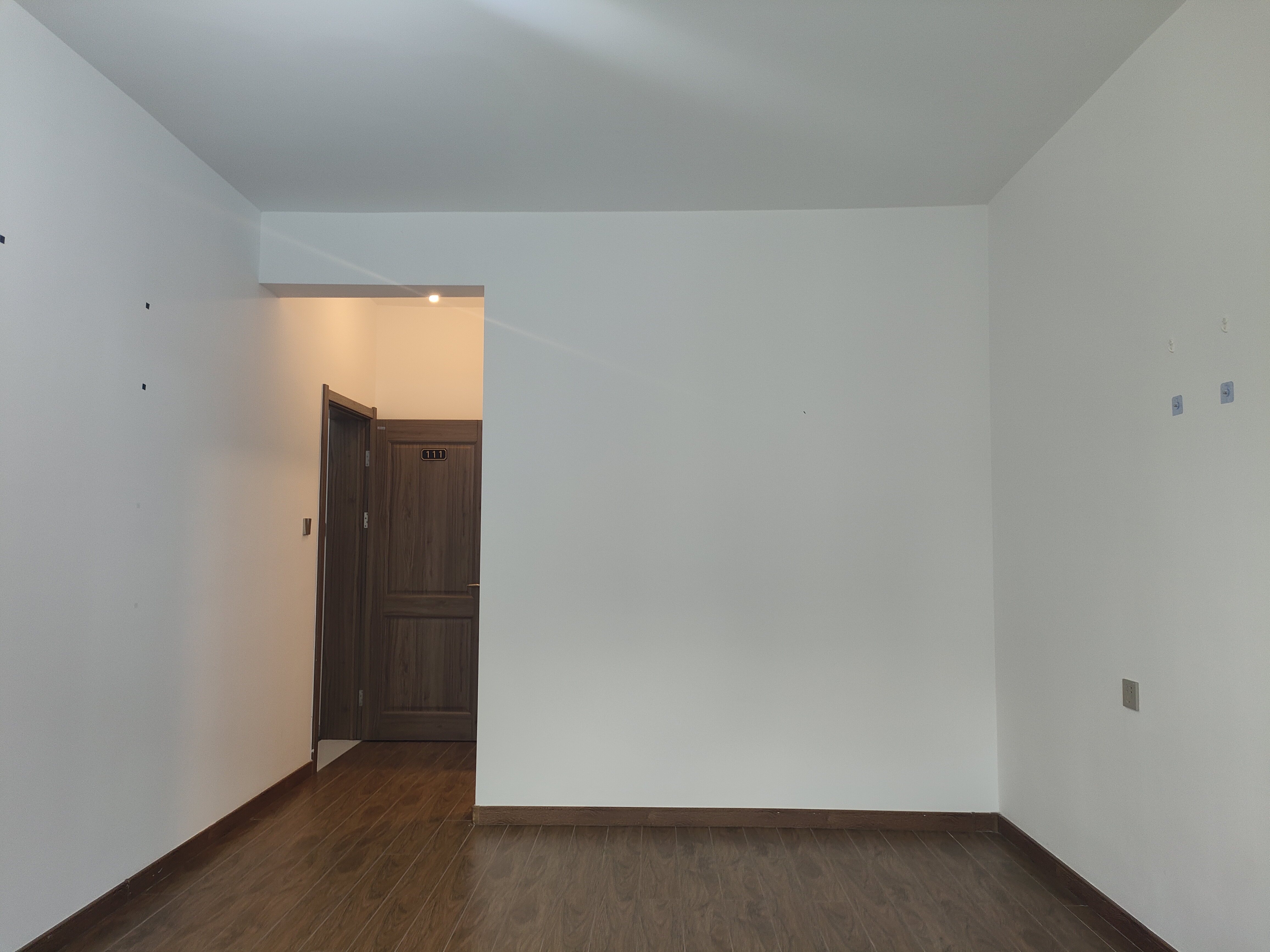 滨江海岸三期 4室2厅2卫 280.0万 滨江海岸三期 4室2厅2卫 280.0万客厅