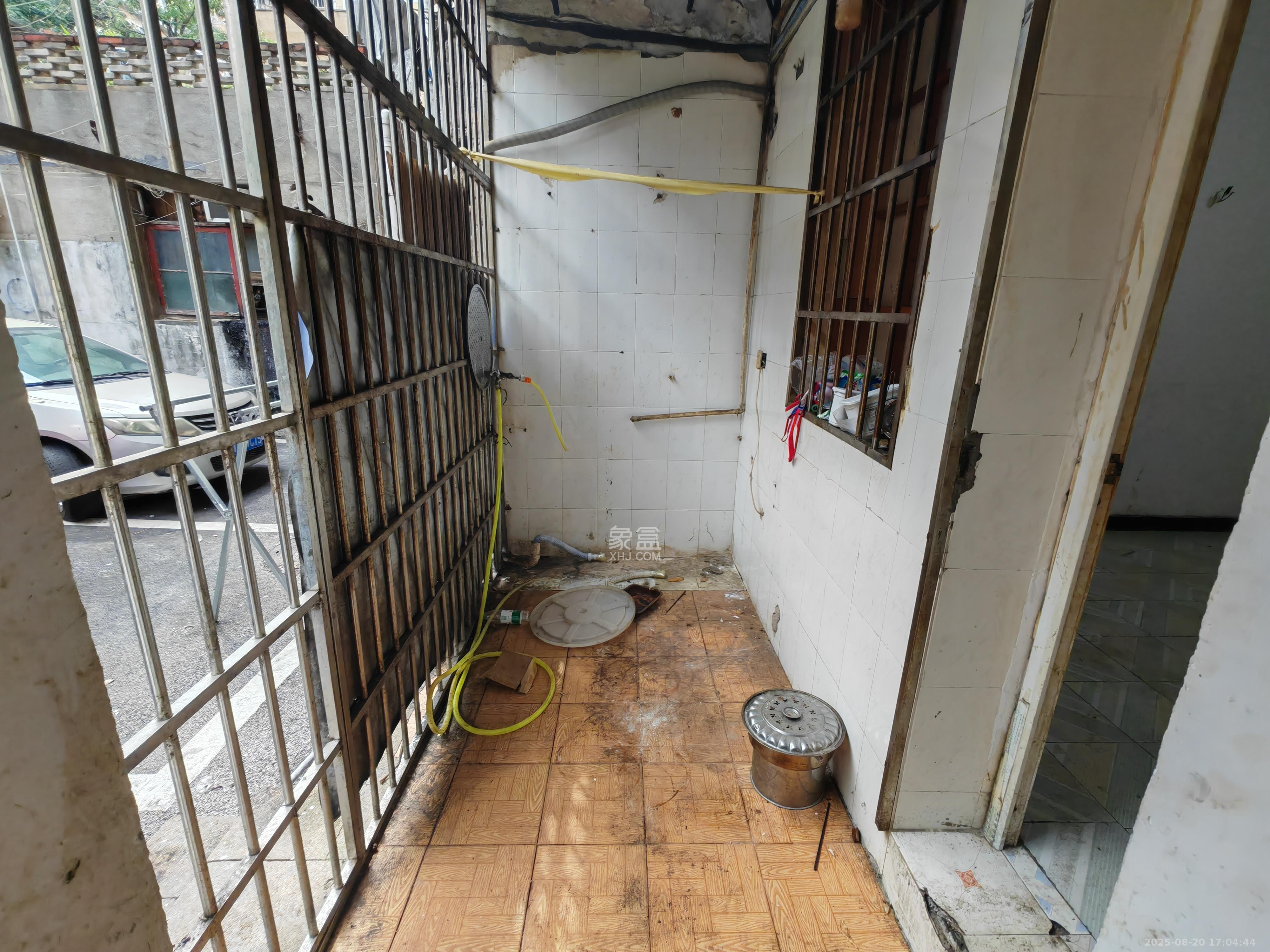 国庆新村  3室1厅1卫    2200.0元/月 国庆新村  3室1厅1卫    2200.0元/月室内图