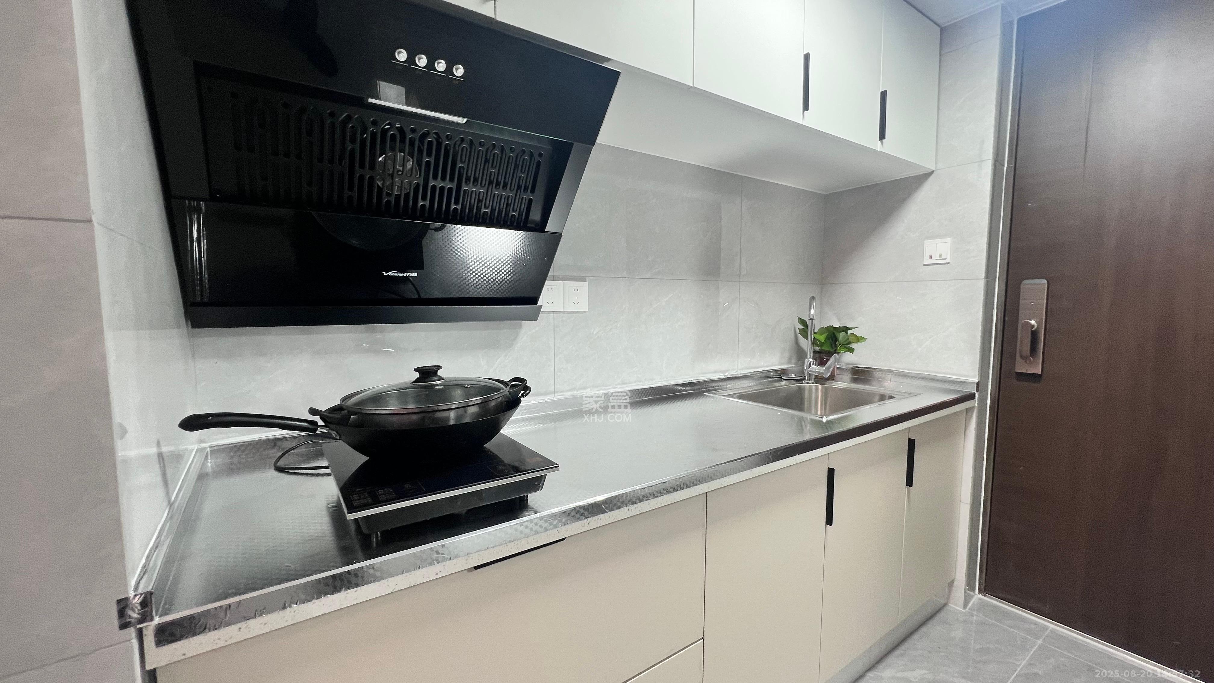 芝林商务中心 2室1厅2卫 1600.0元/月 芝林商务中心 2室1厅2卫 1600.0元/月室内图