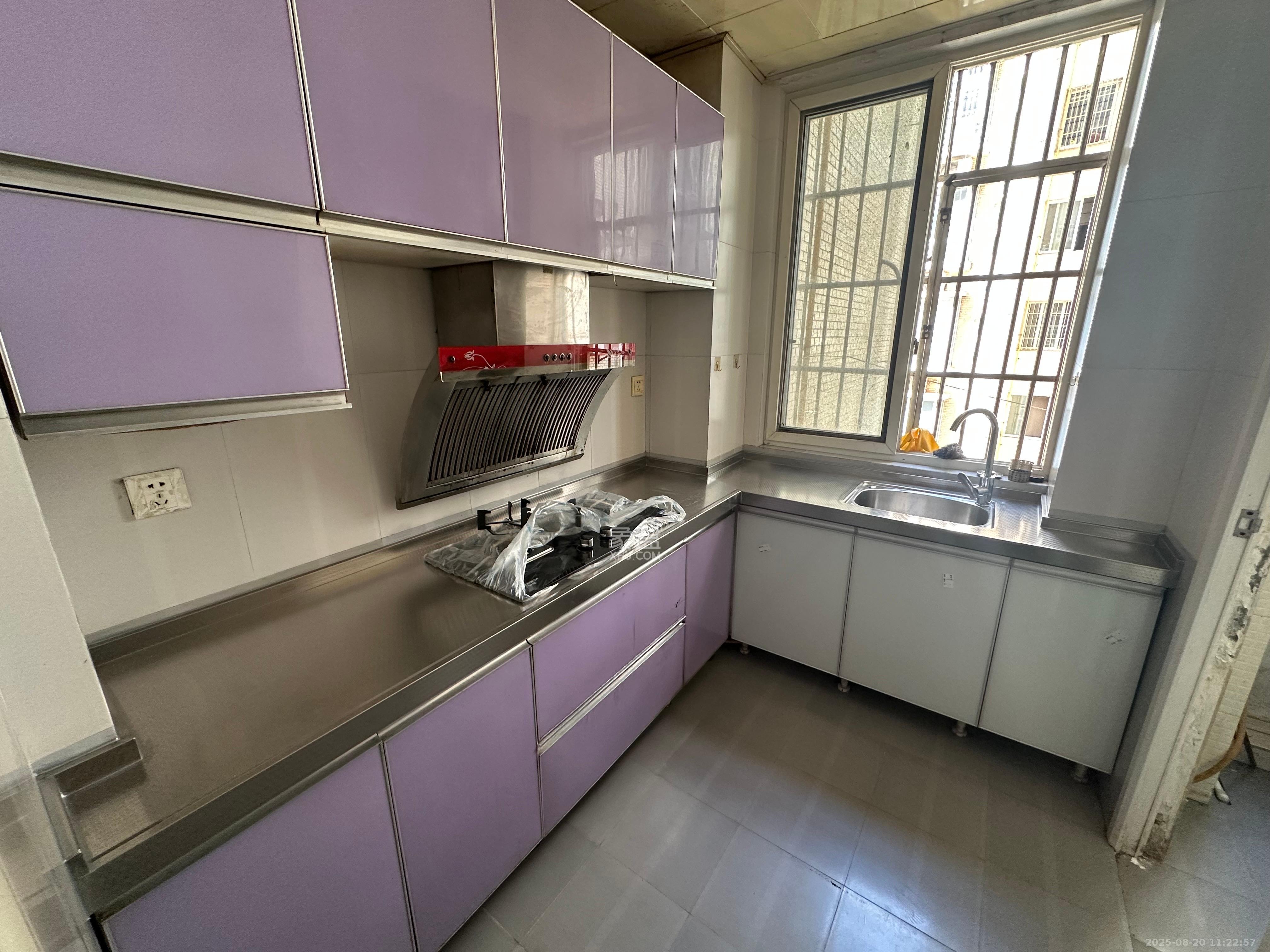 金碧文华  2室2厅1卫    1800.0元/月 金碧文华  2室2厅1卫    1800.0元/月室内图