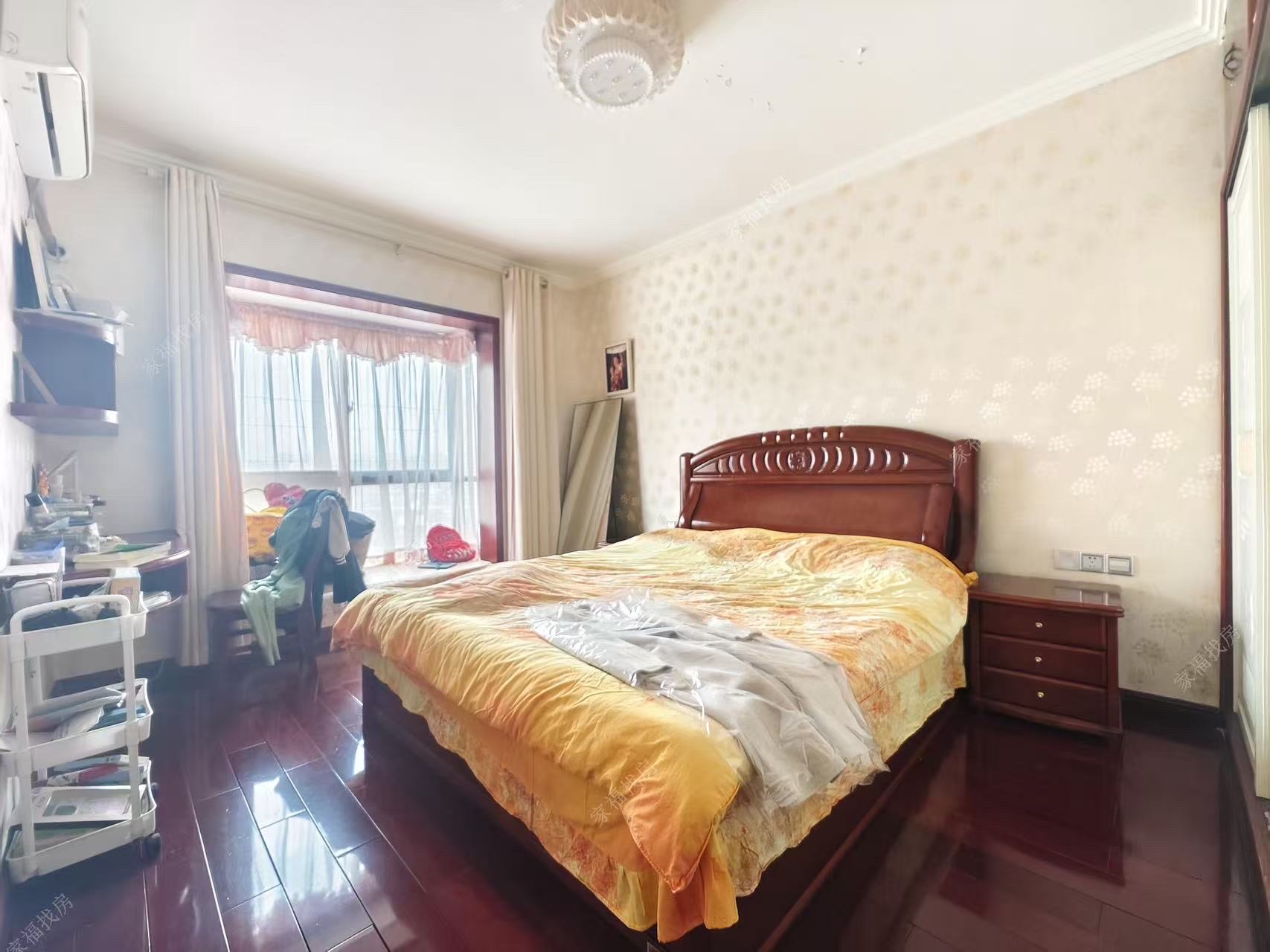 吉泰邦臣  4室2厅2卫    2500.0元/月 吉泰邦臣  4室2厅2卫    2500.0元/月室内图