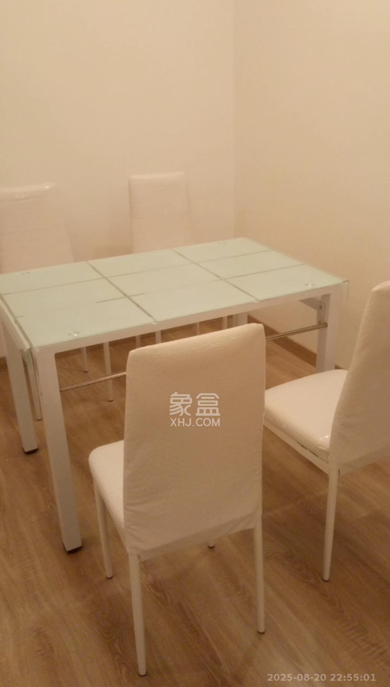 汇金城/嘉华城(二期、三期) 3室2厅2卫 2400.0元/月 汇金城/嘉华城(二期、三期) 3室2厅2卫 2400.0元/月室内图