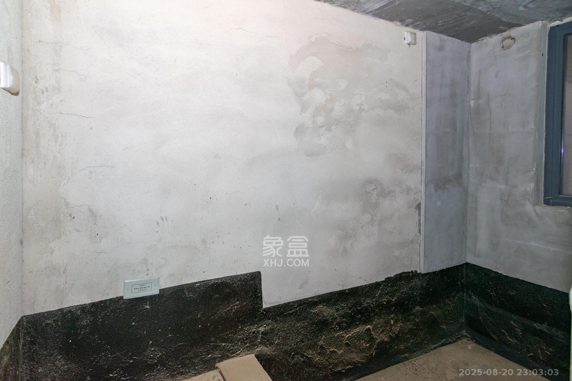 澳海谷山府  4室2厅2卫    68.0万卫生间