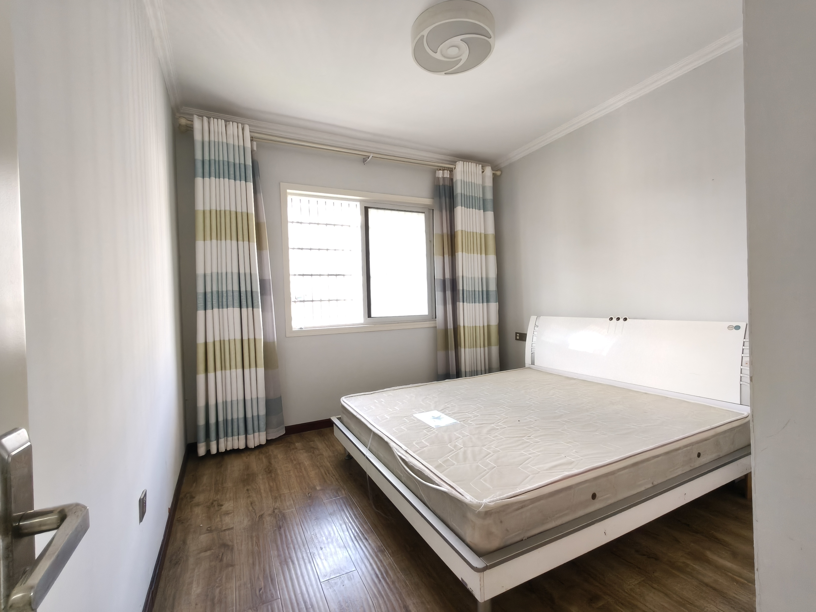 阳光水岸 3室2厅2卫 1700.0元/月 阳光水岸 3室2厅2卫 1700.0元/月室内图