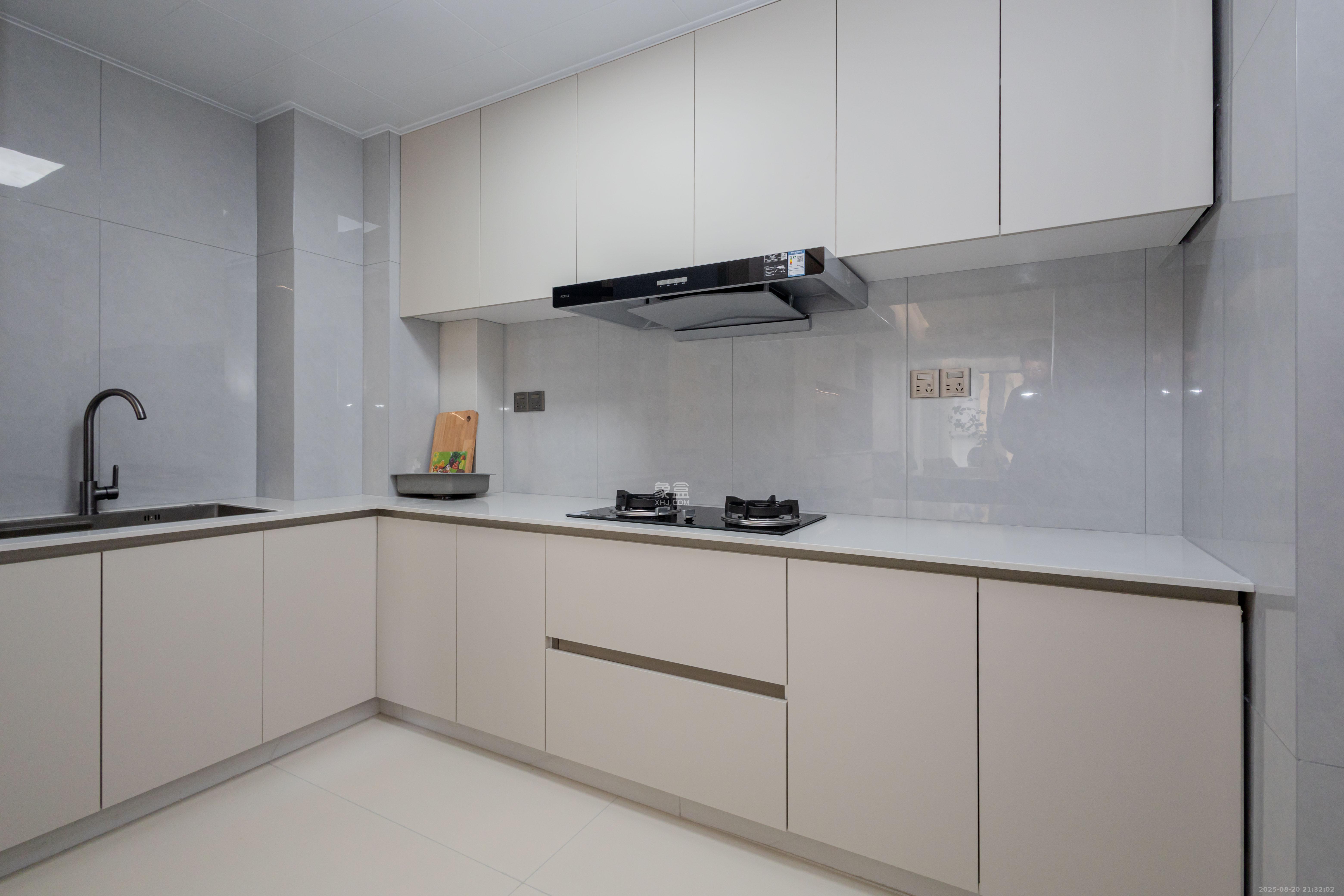 中交中央公园D4区  3室2厅1卫    115.0万 中交中央公园D4区  3室2厅1卫    115.0万厨房