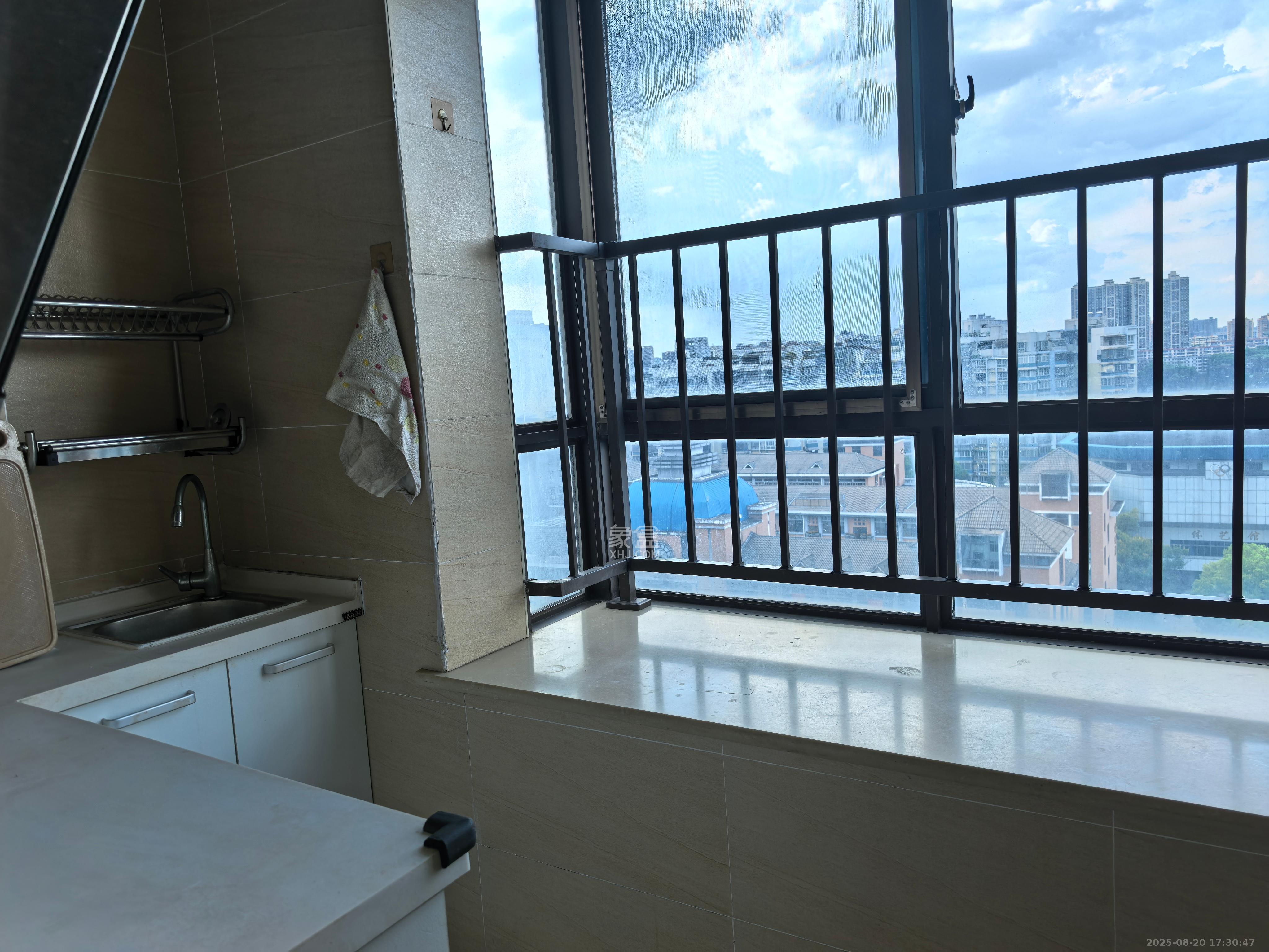 长盛上东区 1室1厅1卫 1500.0元/月 长盛上东区 1室1厅1卫 1500.0元/月室内图