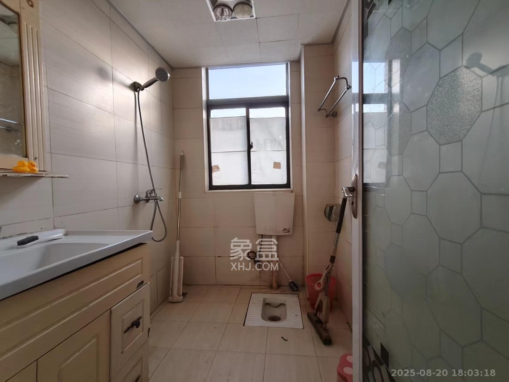 仁和香堤雅境 3室2厅2卫 3200.0元/月 仁和香堤雅境 3室2厅2卫 3200.0元/月室内图