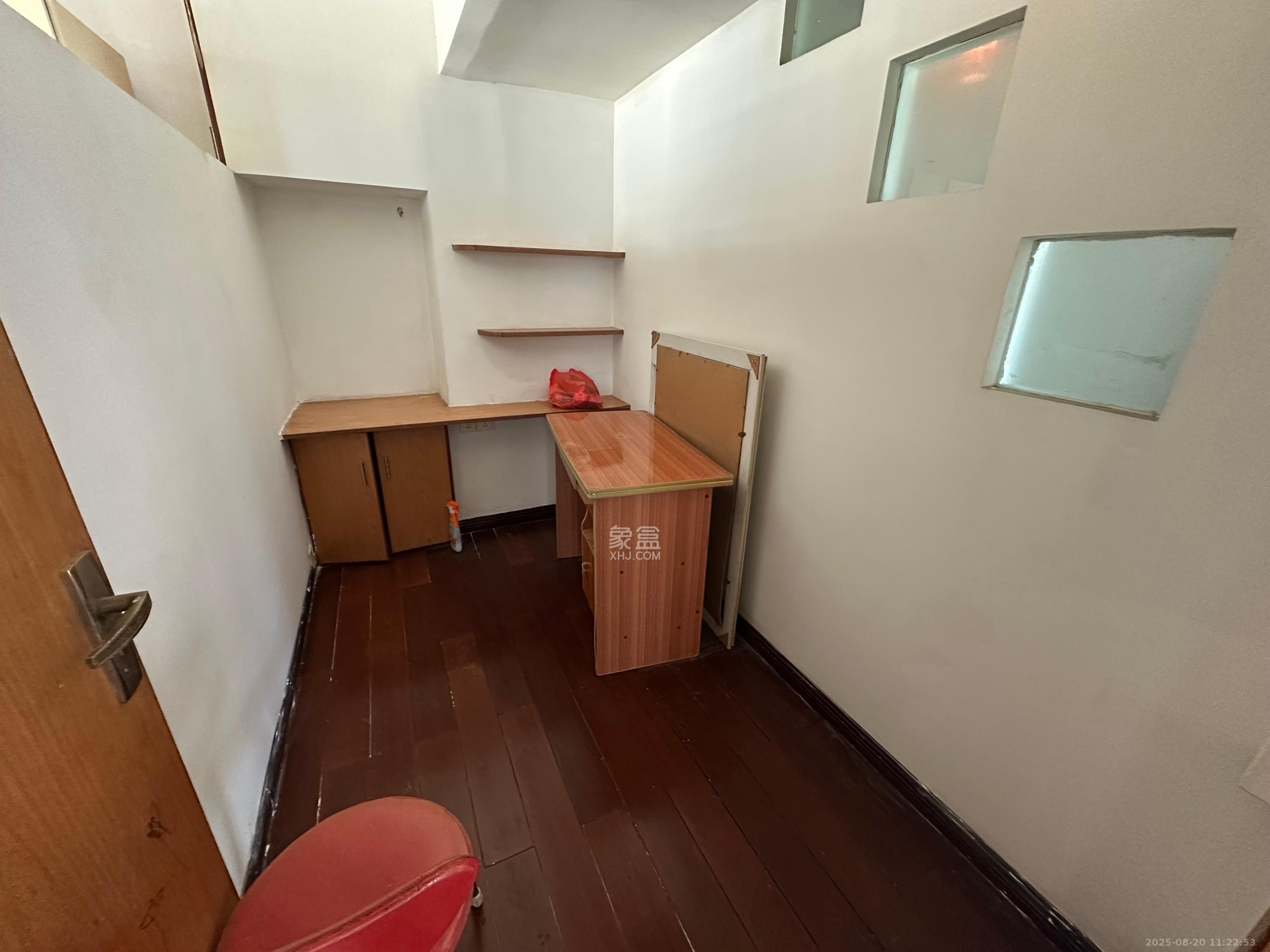 金碧文华  2室2厅1卫    1800.0元/月 金碧文华  2室2厅1卫    1800.0元/月室内图