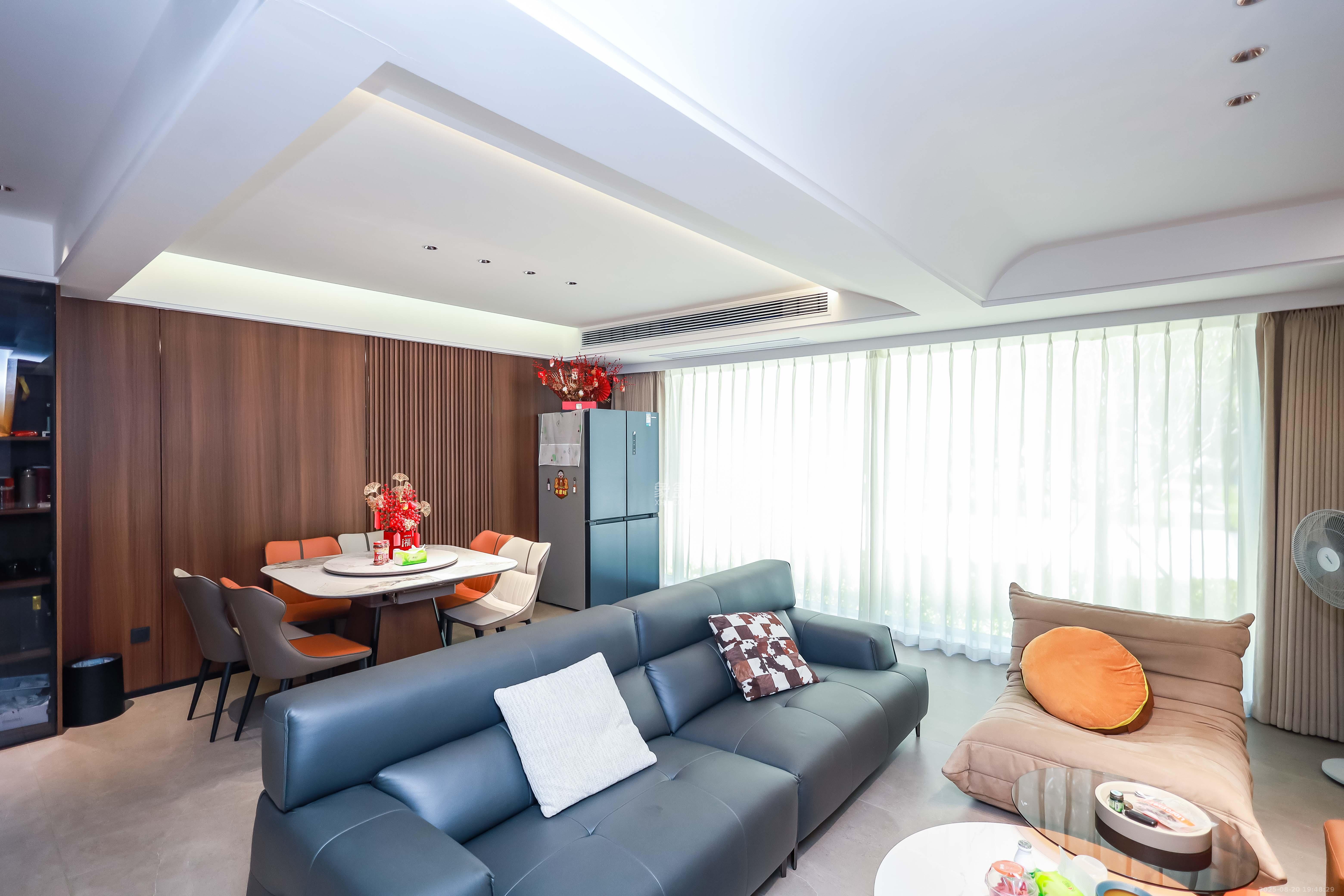 麓谷山湖郡  3室2厅2卫    155.5万 麓谷山湖郡  3室2厅2卫    155.5万客厅