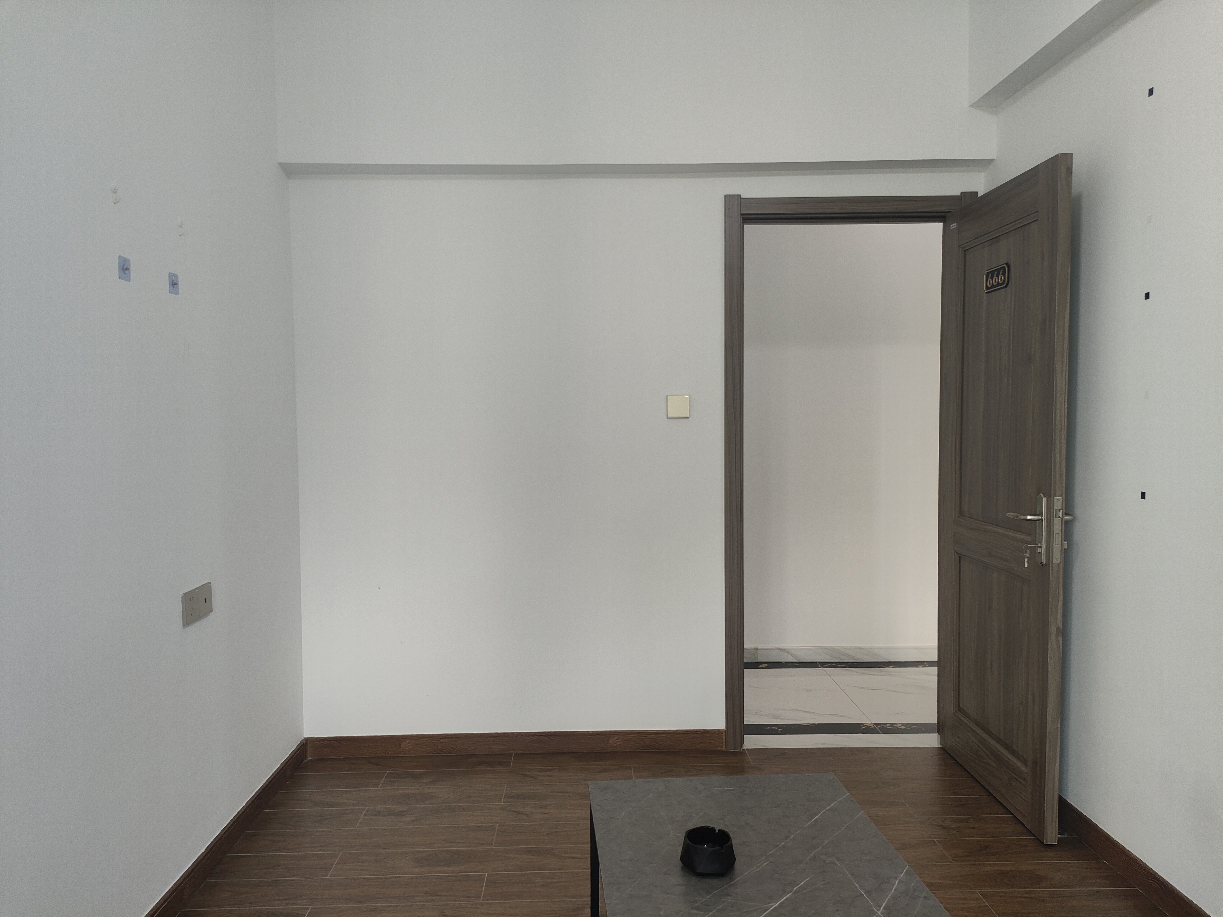 滨江海岸三期 4室2厅2卫 280.0万 滨江海岸三期 4室2厅2卫 280.0万客厅