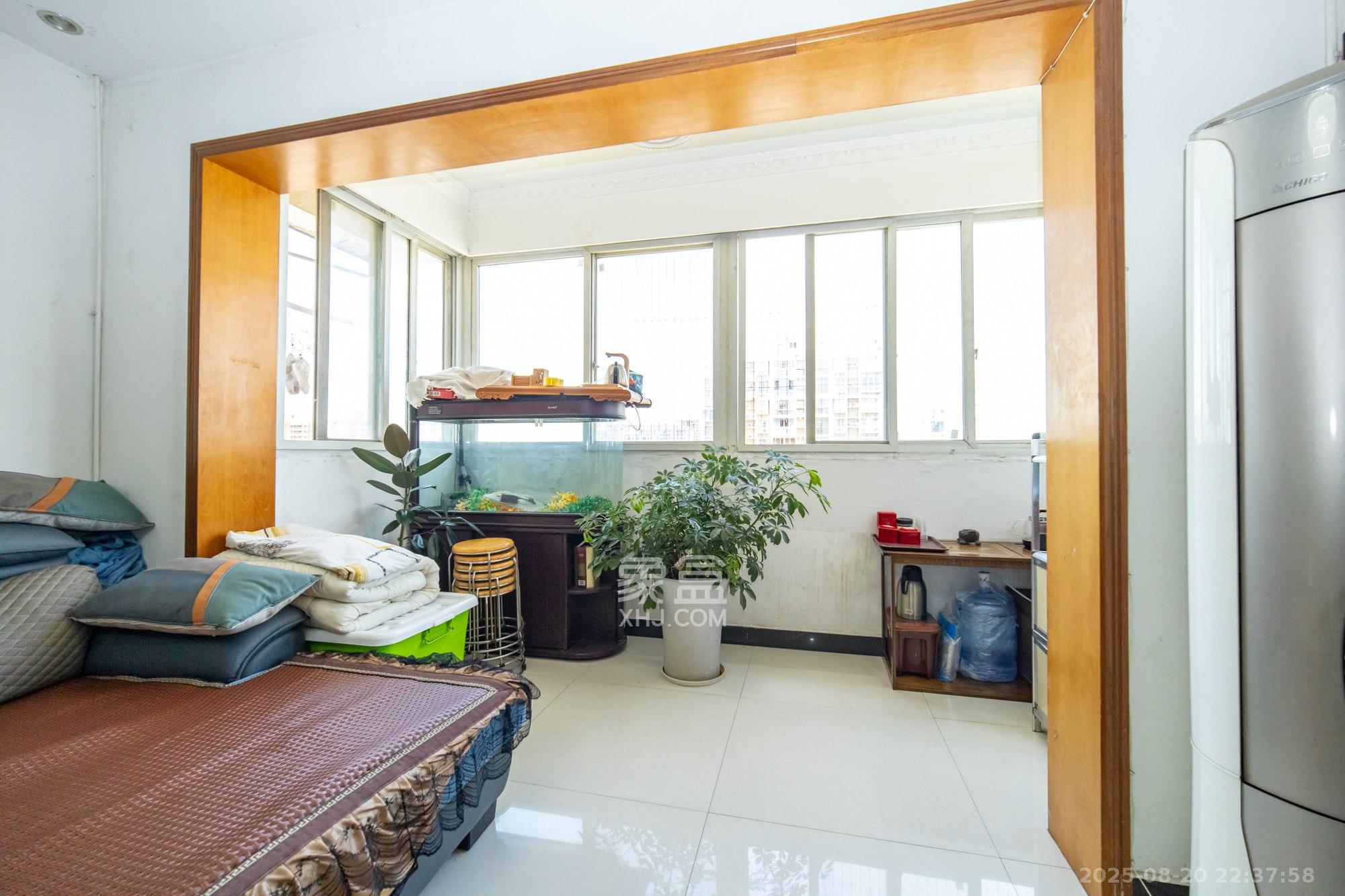 筑梦园 3室2厅2卫 72.8万 筑梦园 3室2厅2卫 72.8万阳台